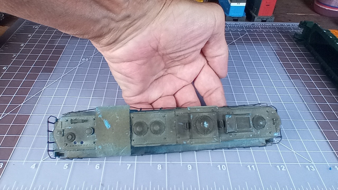 modified HO SHELL Rail Line NETG 211 blue GP9, railings inserts both ends BCK