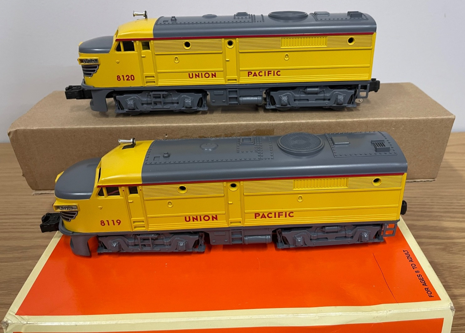 Lionel #18119 Union Pacific Alco AA Diesel Engine Locomotive Train O Gauge Pair