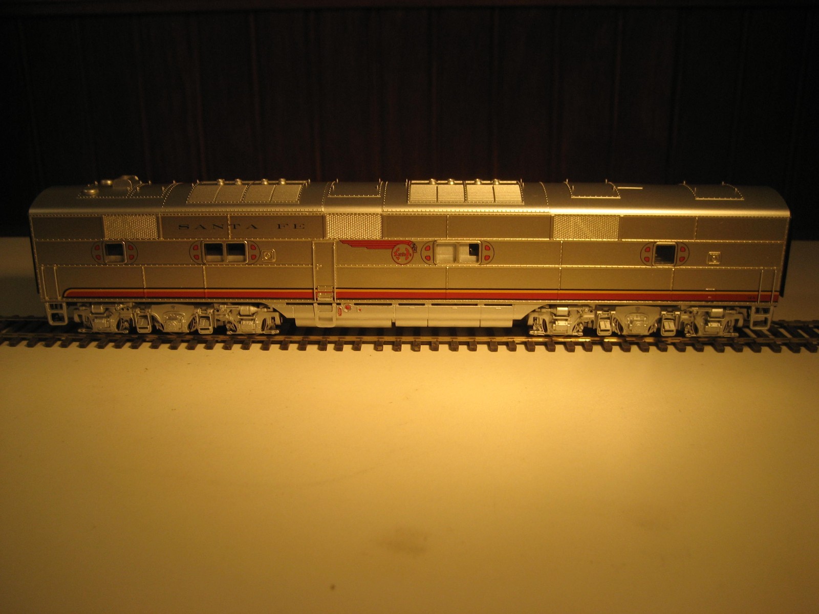 Broadway Ltd. HO #5396 EMD E6B Atchison, Topeka & Santa Fe Warbonnet AT&SF #12A