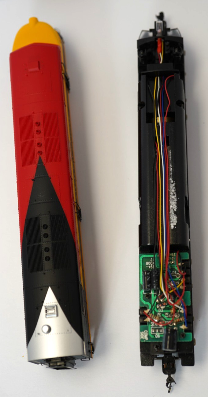 Proto2000 23211 E6A KCS #25 DC locomotive runs excellent – see description notes
