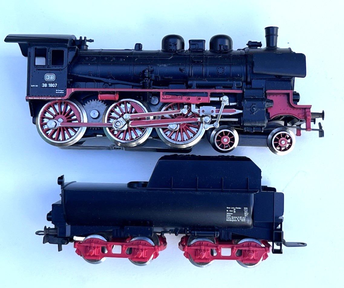 Vintage Marklin Steam Locomotive & Tender Train w/ Box Germany P8 HO BR 38 1807