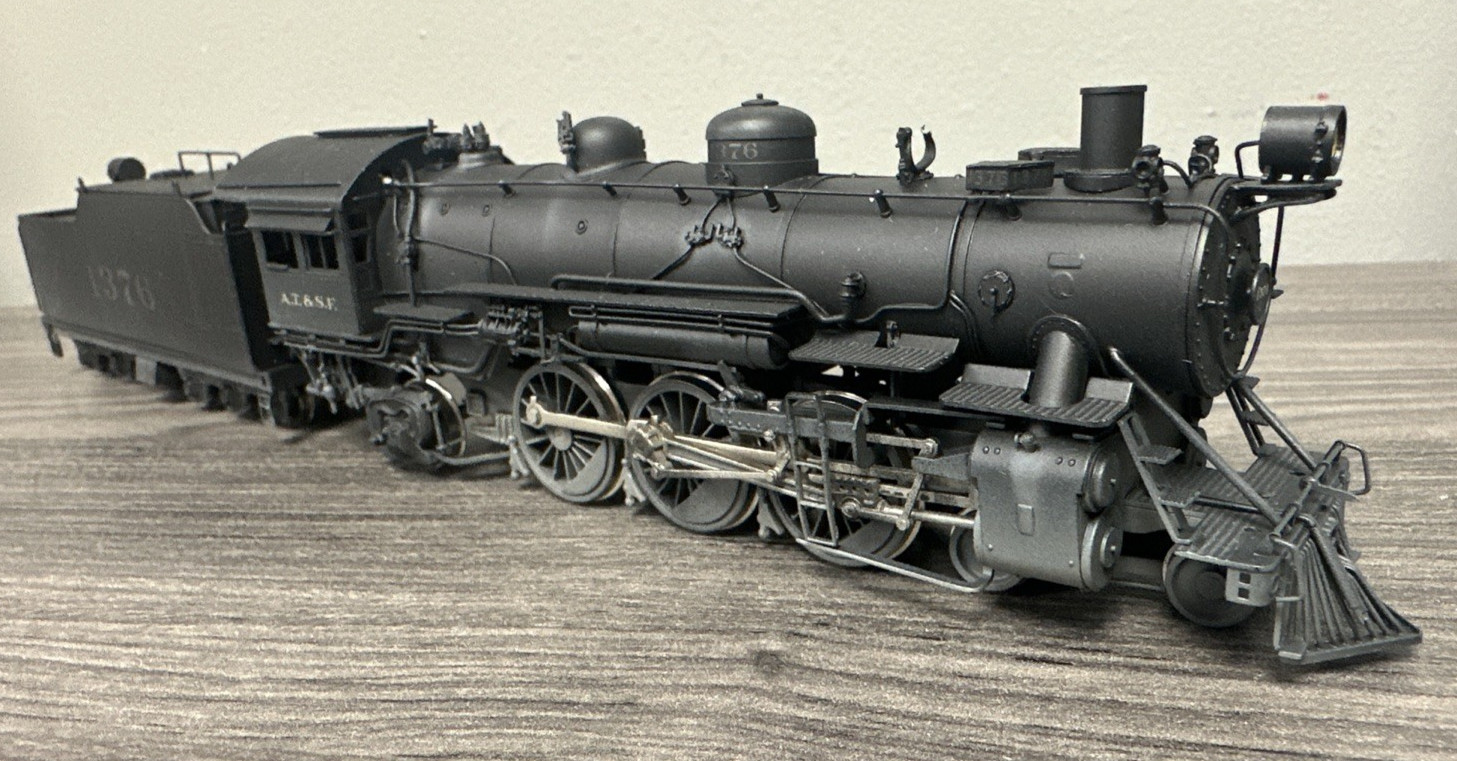 Pacific Fast Mail/Fujiyama ATSF Class 1337 4-6-2 Steam Locomotive #1376 Painted
