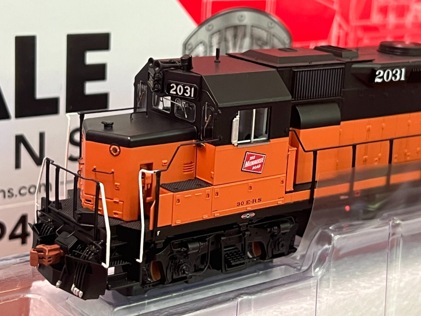 Milwaukee Road GP40 #2031 – ScaleTrains Rivet Counter – DCC & Sound Ready – BNIB