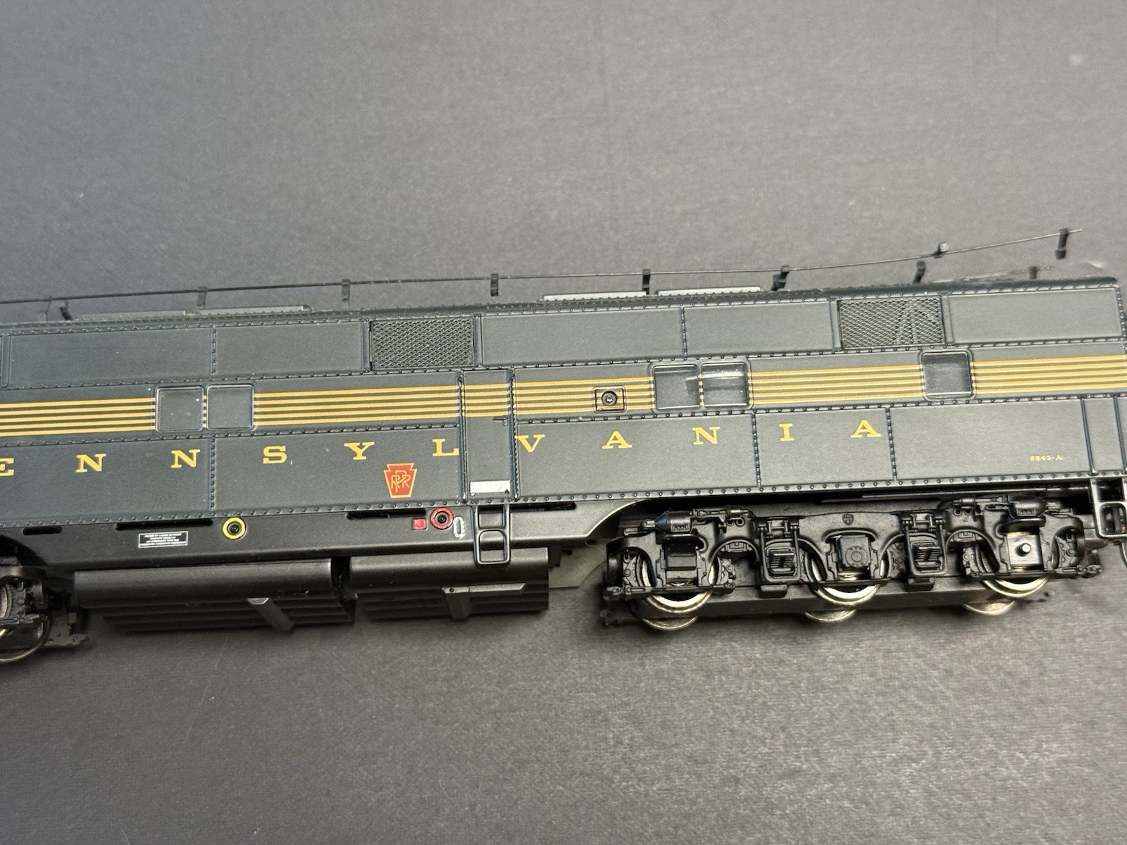FOR PARTS Walthers Proto E7A Pennsylvania PRR 5843 DCC HO Green Gold 920-40986