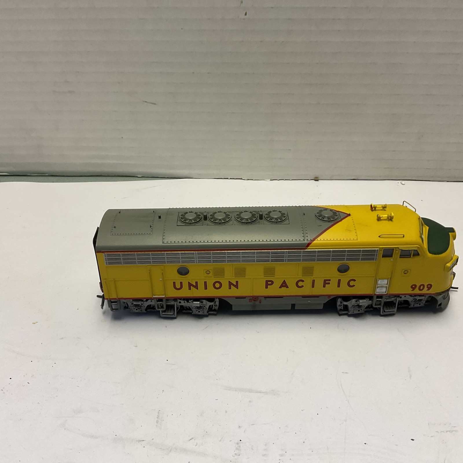 STEWART / KATO # 909 Union Pacific F7A Powered Locomotive HO Scale Tested