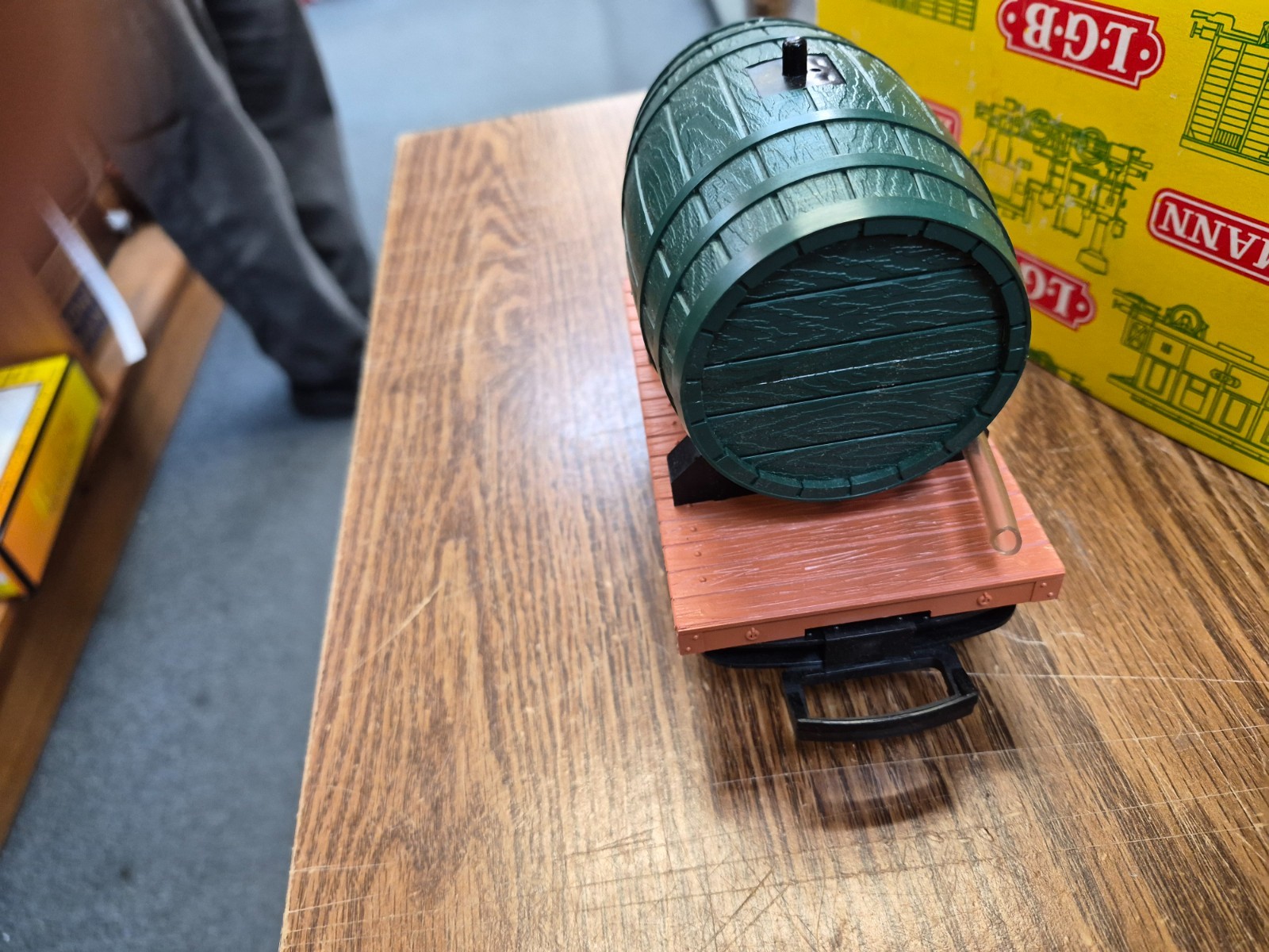 LGB 4047 WINE BARREL KEG CAR G PRE OWNED EARLY YELLOW BOX G SCALE 1:22.5