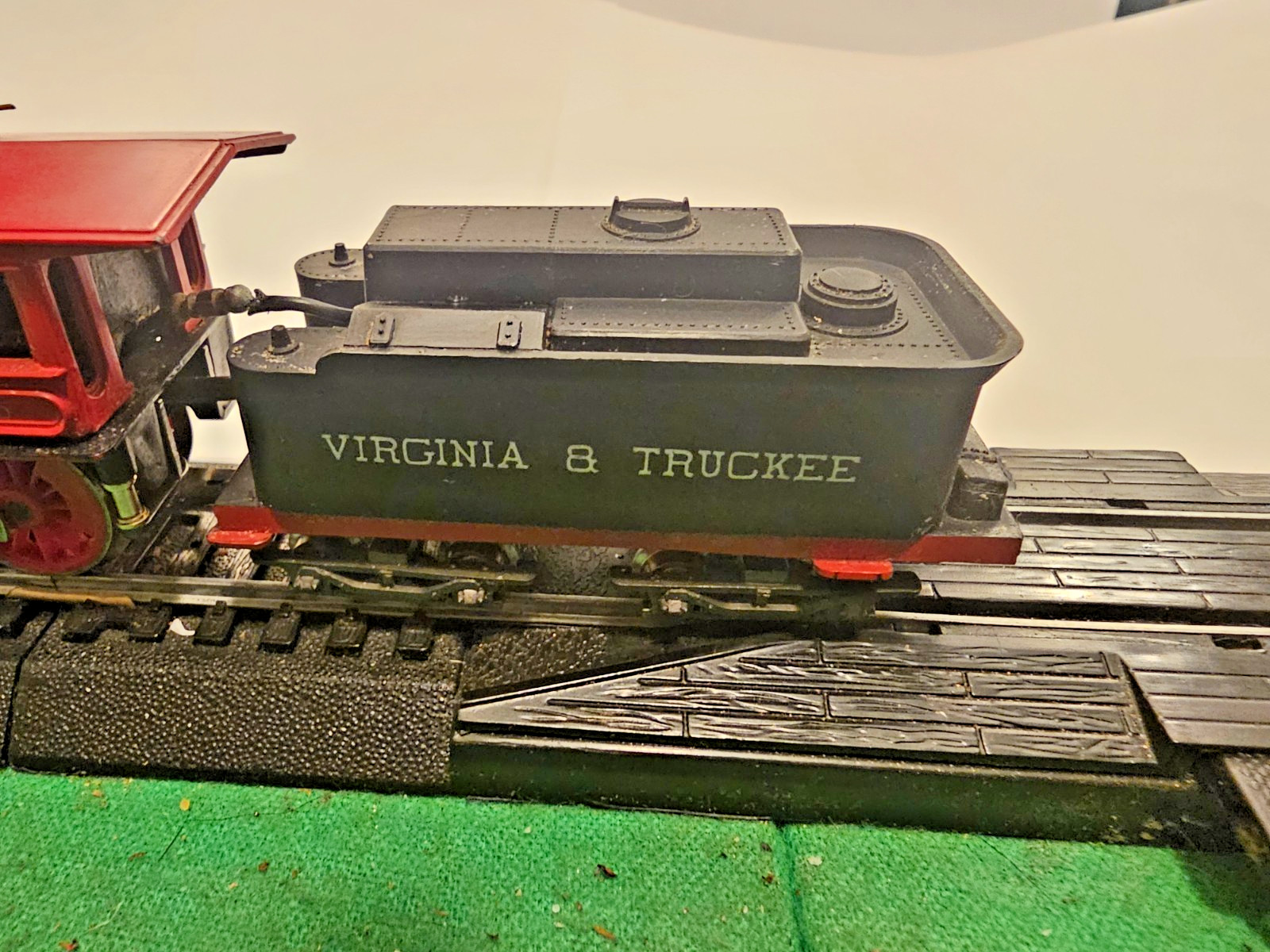 Vintage HO Scale 4-4-0 Virginia & Truckee Reno Locomotive & Tender Set Restored