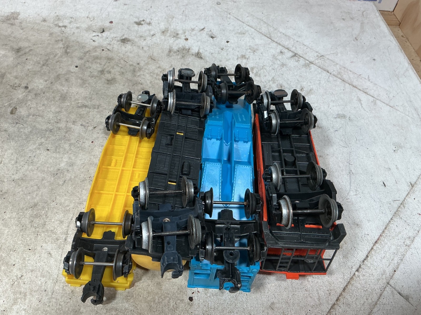 Lionel Set No. 1084 – Steam Engine 8042 SET – 4 freight cars 027