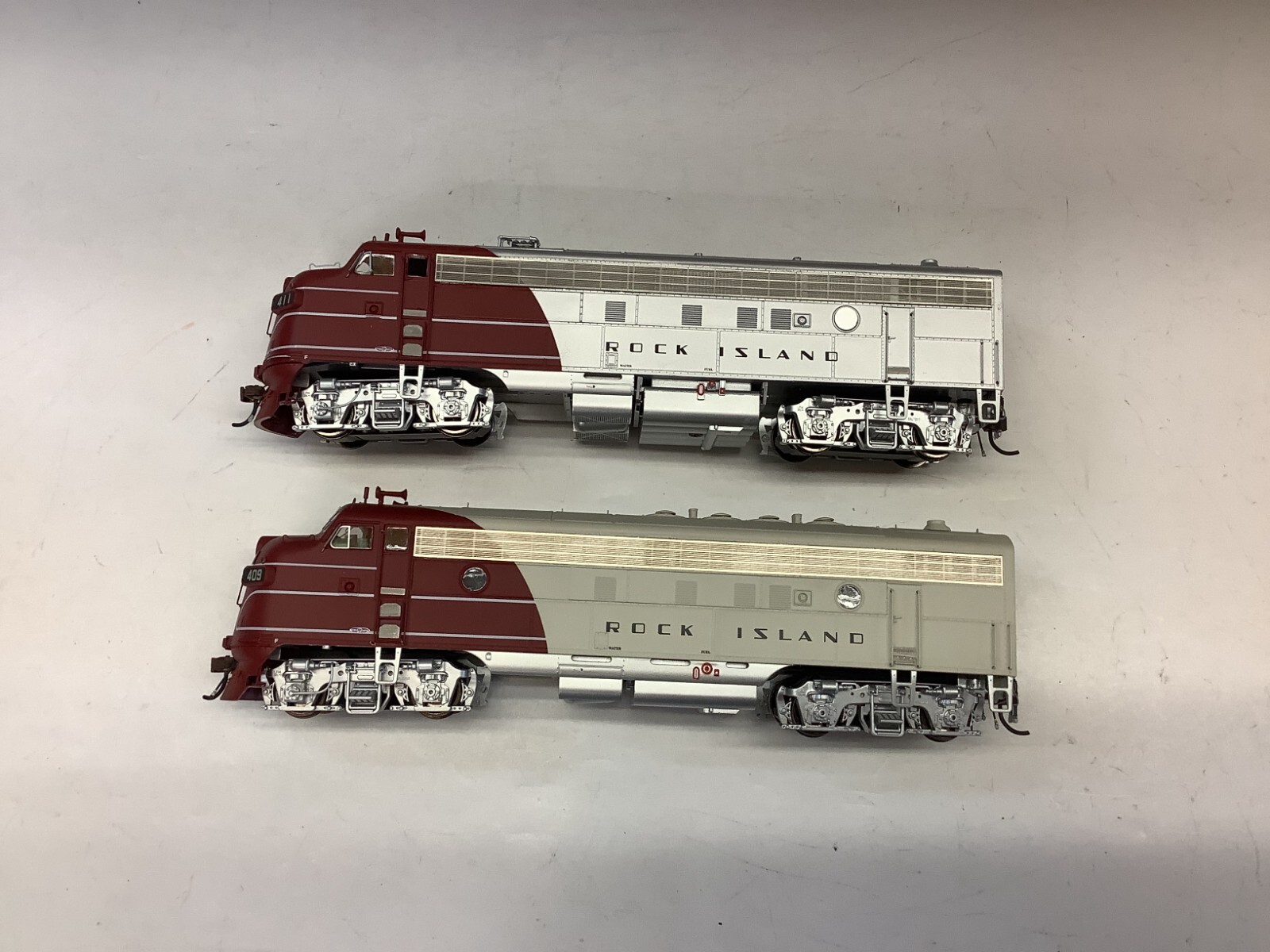 Athearn Genesis #G19321 A&B HO scale “Rock Island” FP7 DCC READY diesel 409/411