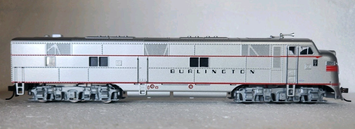 Bachmann Ho 66603 EMD E7 CB&Q Burlington DCC/sound