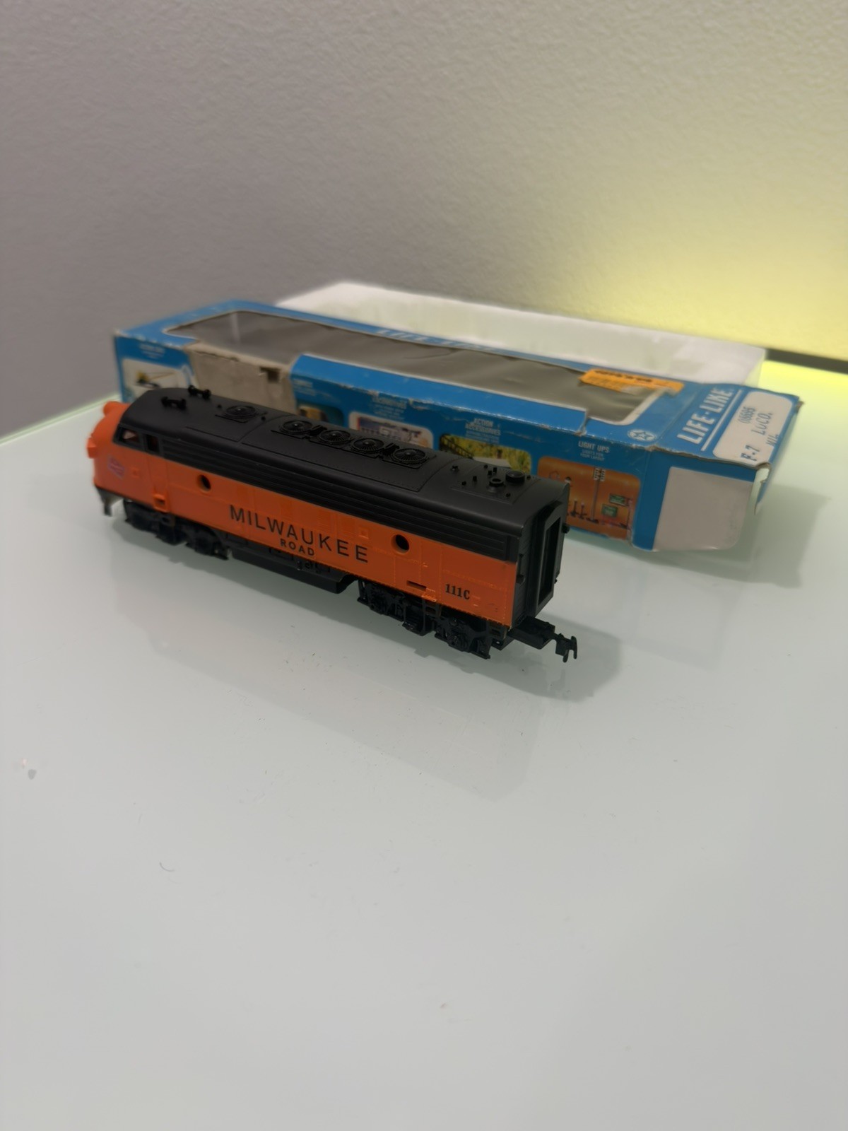 MILWAUKEE ROAD PASSENGER FP7 – A unit 98C – DCC / QUANTUM SOUND HO Scale NEW OOP