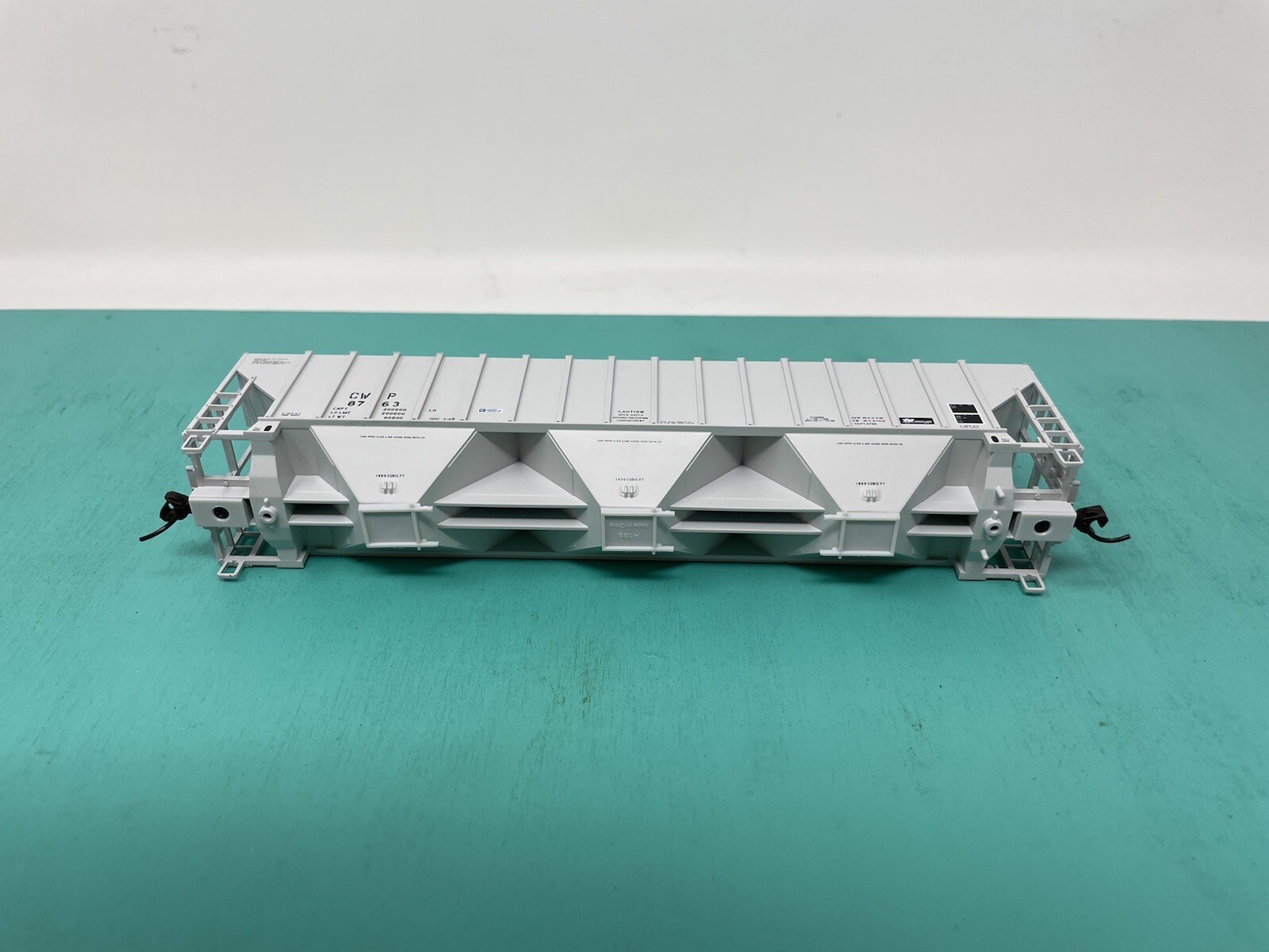 Atlas HO – 4750 Hopper – Missing Trucks No Packaging – CWP