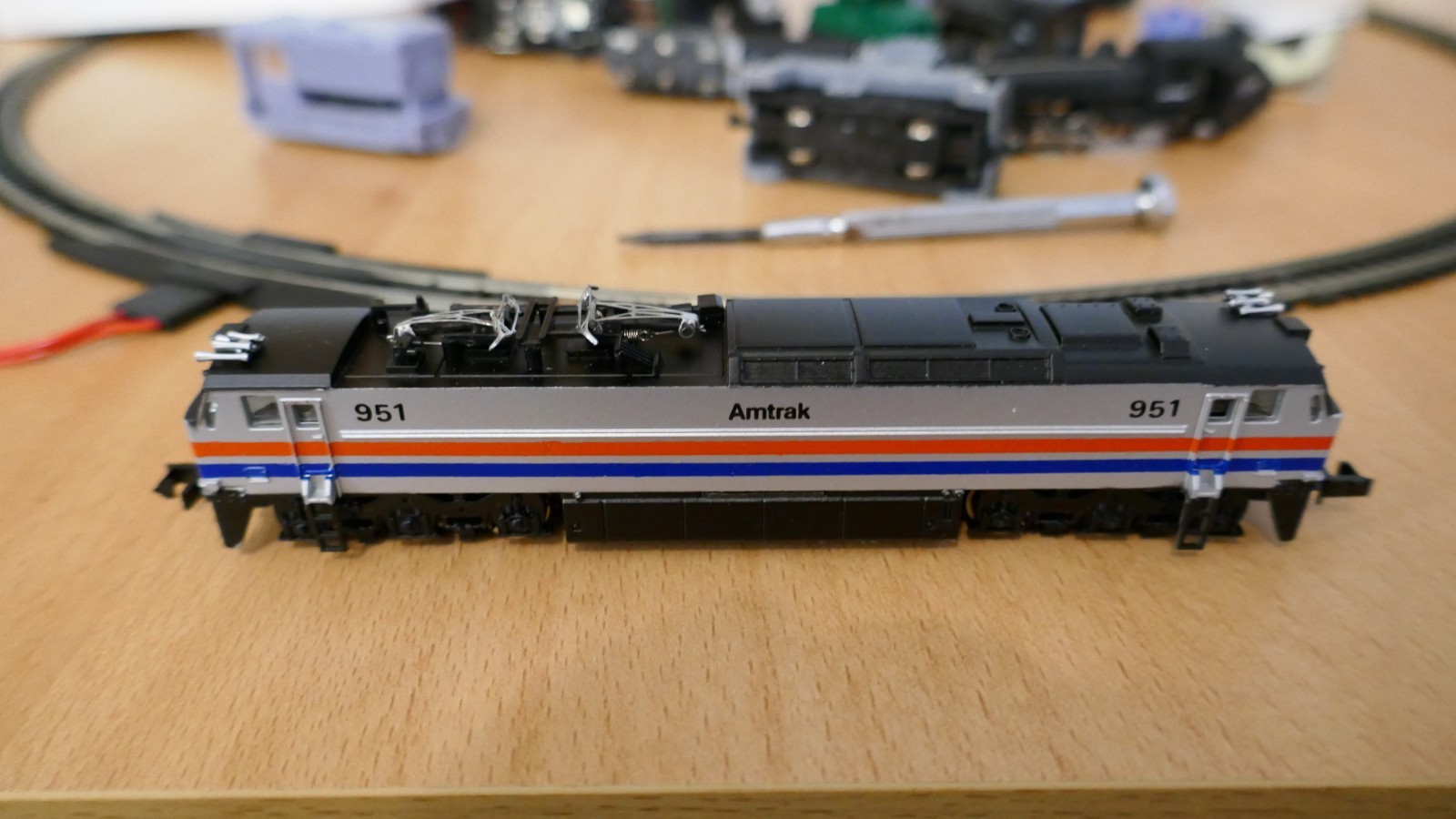 Bachmann N Scale Amtrak #951 GE E60CP Electric Locomotive SEE DESCRIPTION