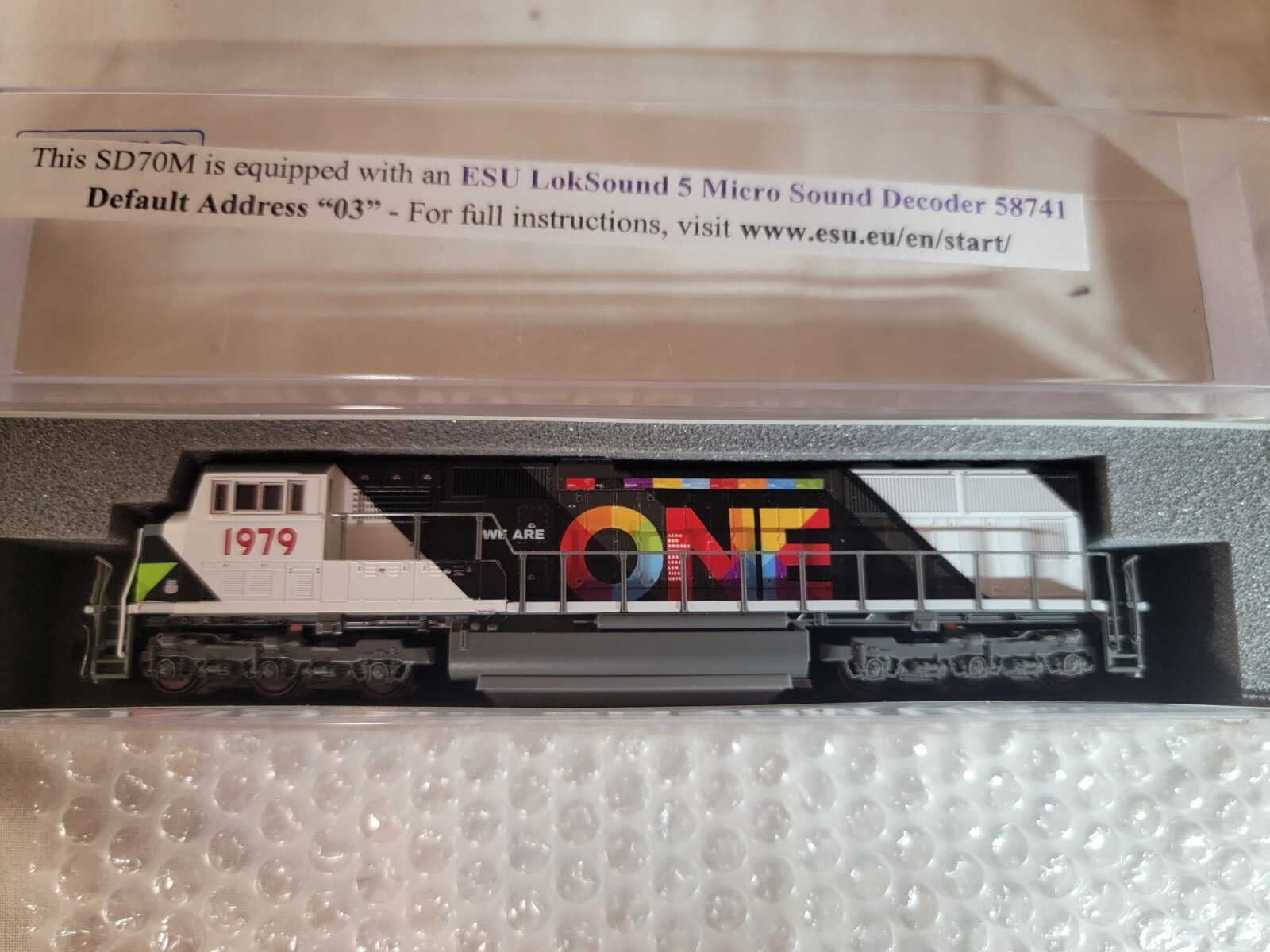 Kato N 1979 Union Pacific EMD SD70M We Are One Diesel Engine LokSound 176-1979-S