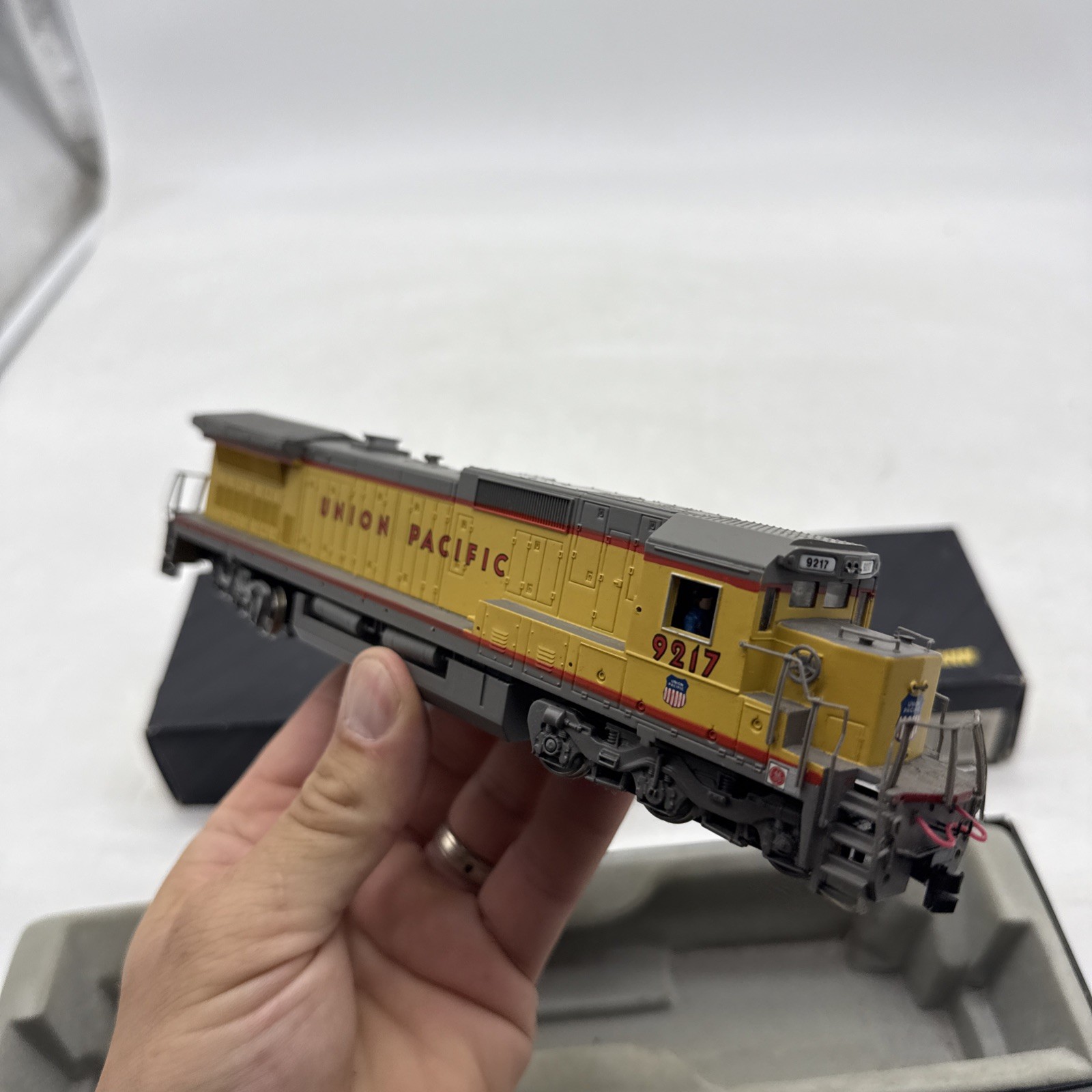 Bachmann Spectrum HO Union Pacific GE Dash 8-40C Diesel Locomotive #9217