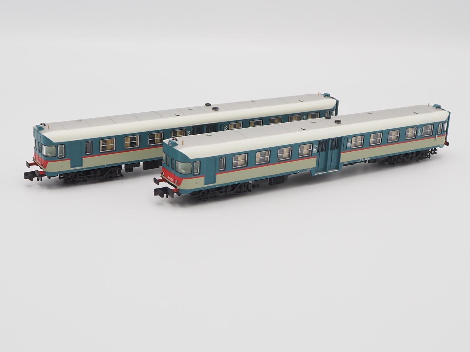 Arnold HN2569 Scale N Diesel Railcars ALn 668 Blue/Beige Livery Era IV