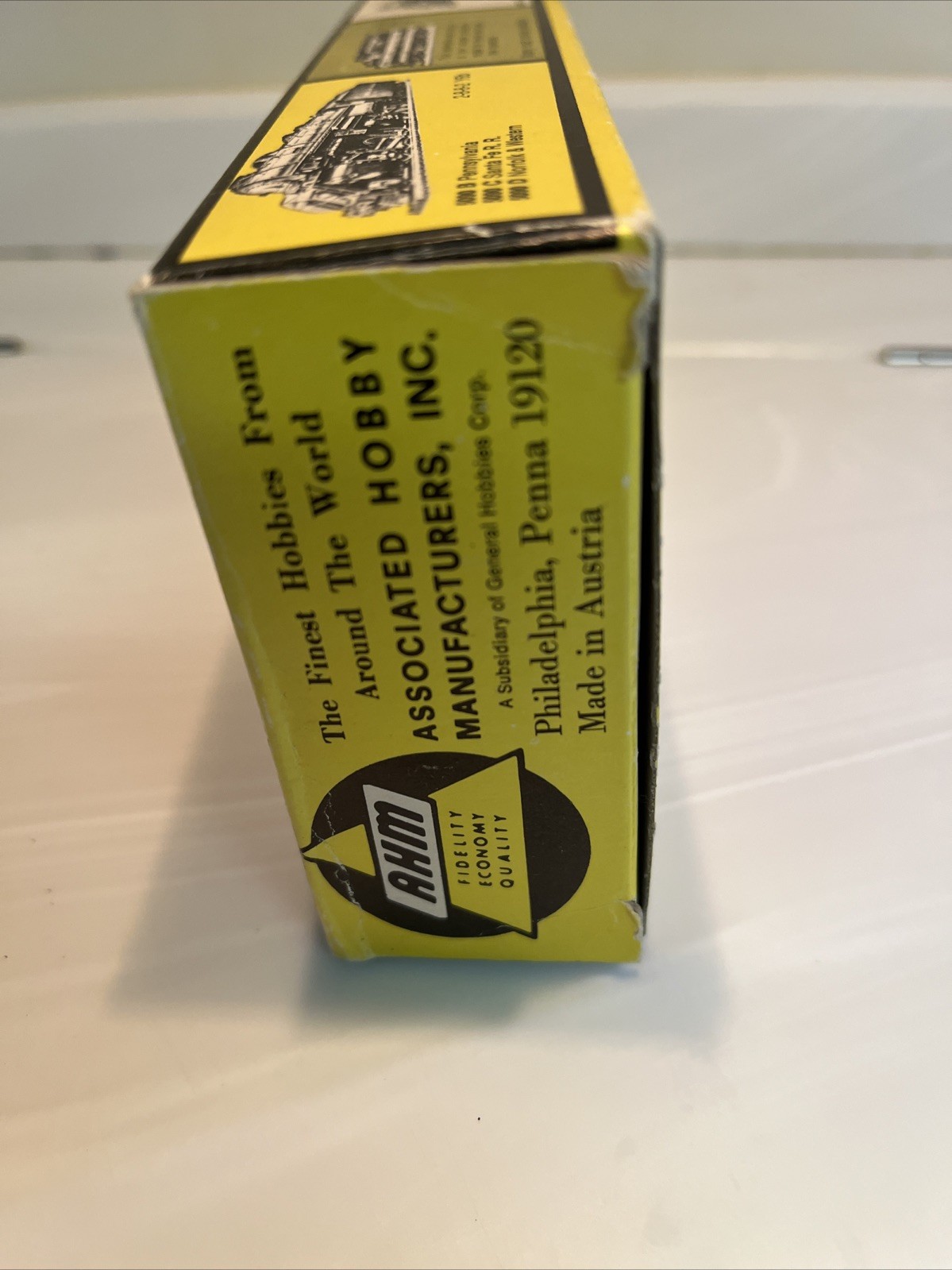 AHM CHICAGO – NORTHWESTERN ALCO CENTURY DIESEL LOCOMOTIVE 424 – 5015C