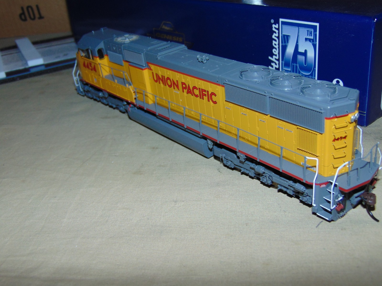 ATHEARN GENESIS HO 75820 UNION PACIFIC SD70M DIESEL DCC & SOUND -BRAND NEW