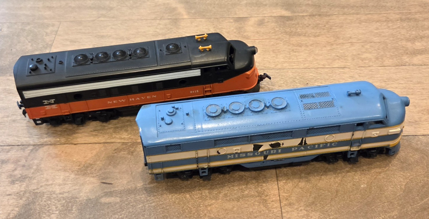 Varney/TYCO HO Scale F Units – Locomotives Missouri Pacific New Haven 0418 Train