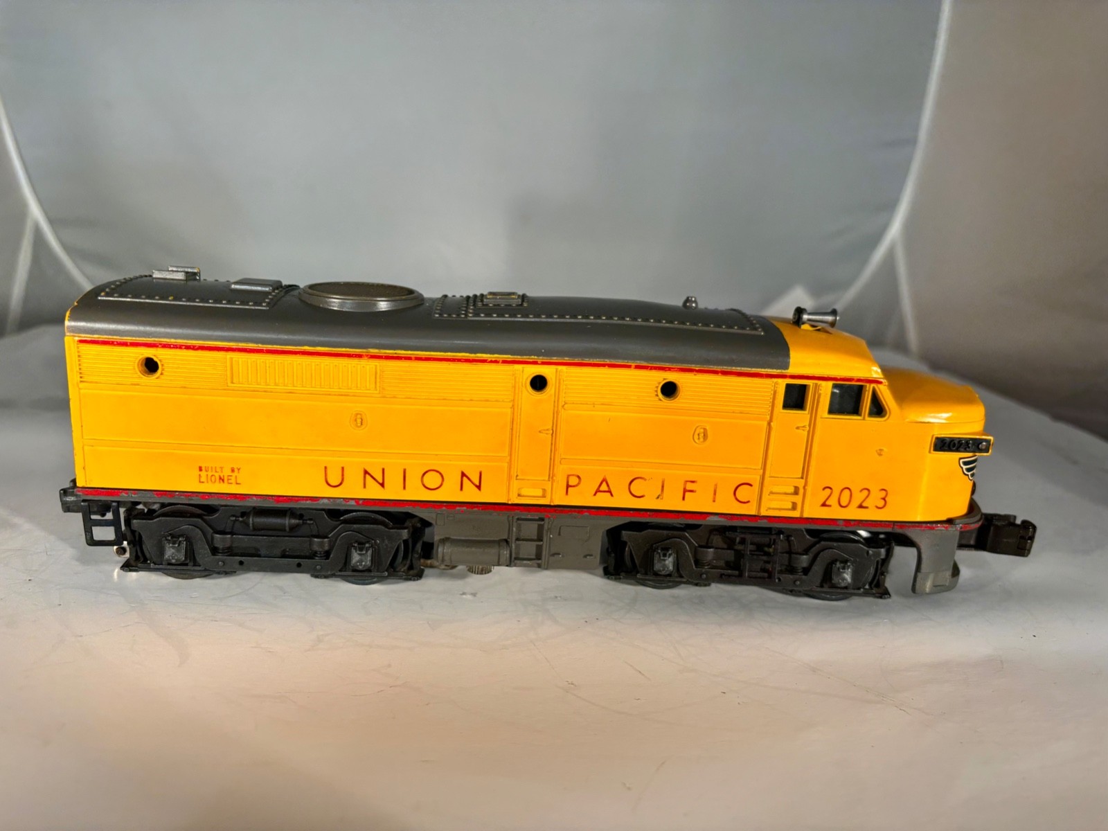 Lionel #2023 Yellow Union Pacific AA Alcos, EX, 1950-51