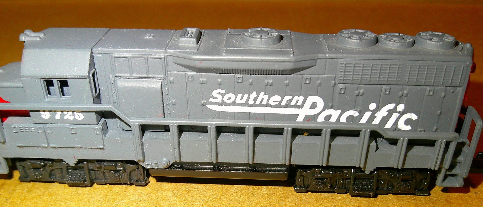 N Scale High Speed # 418 Southern Pacific 9725 Diesel Locomotive Railroad Nice