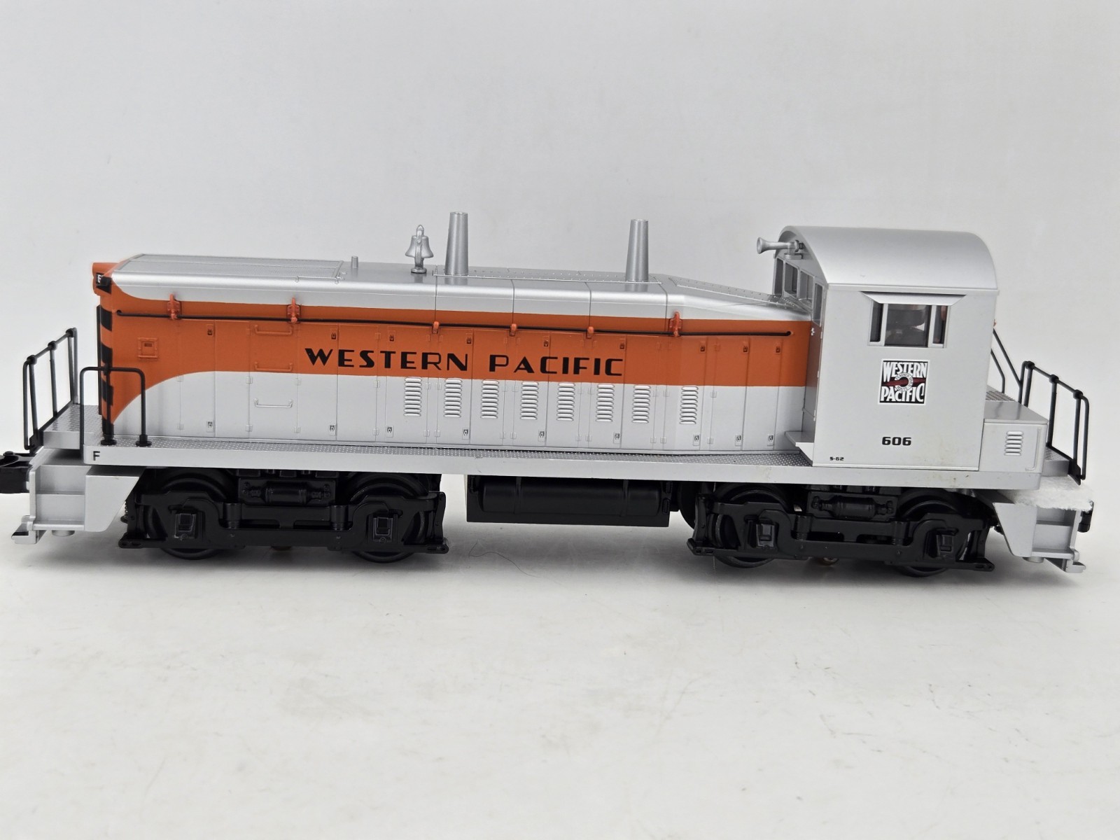 MTH 30-2366-1 Western Pacific SW-9 Switcher Diesel Engine – Proto 2 – VIDEO
