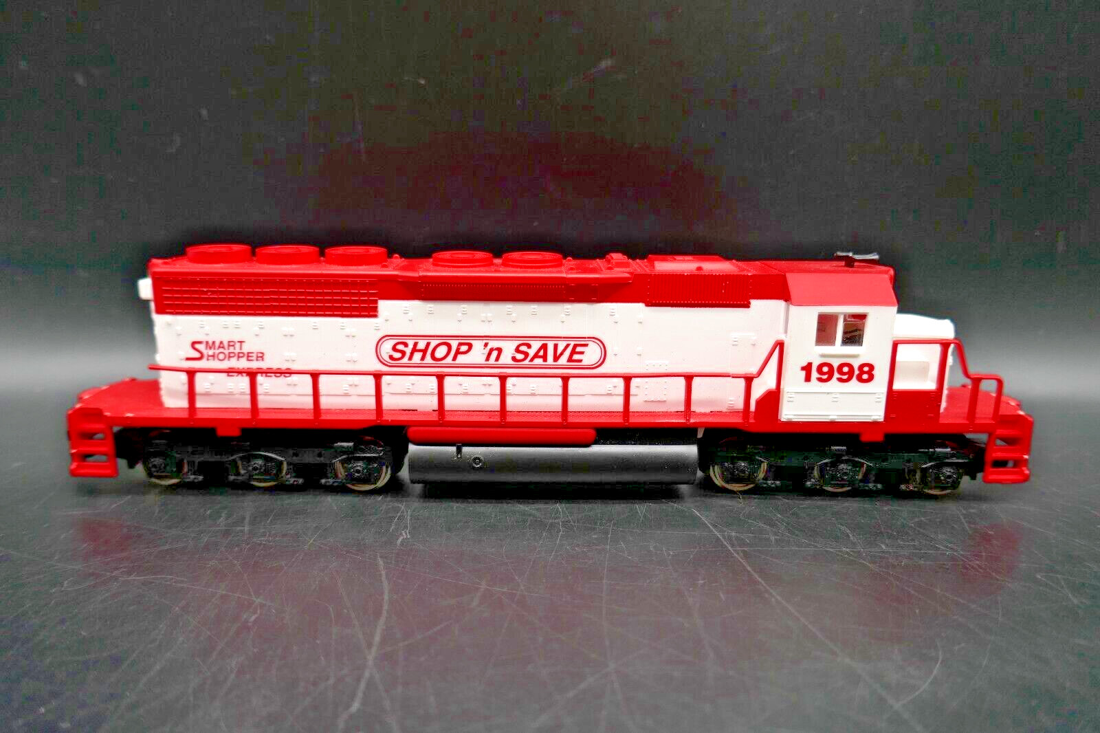 HO Mehano SD40 Shop N Save Locomotive – Tested & Working