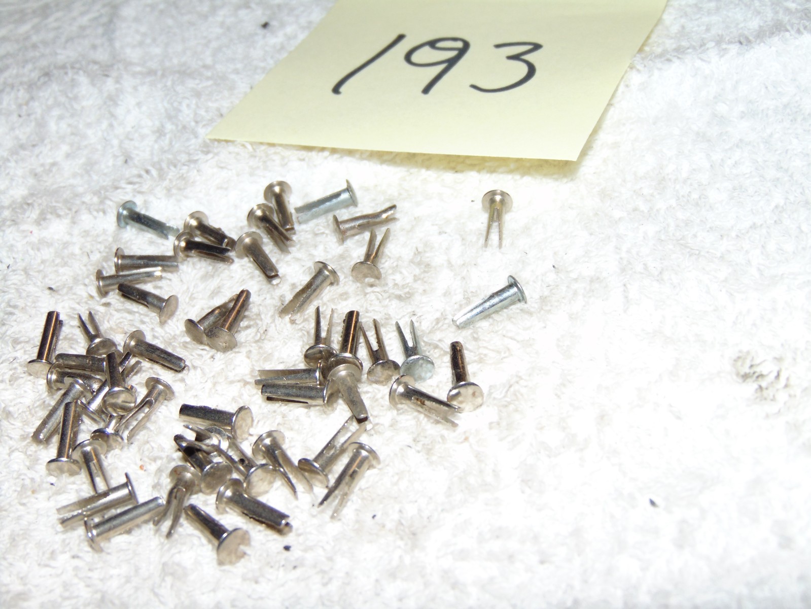 FLYER S 50 SPLIT RIVETS FOR KNUCKLE COUPLERS – MIXTURE OF NEW & USED #193