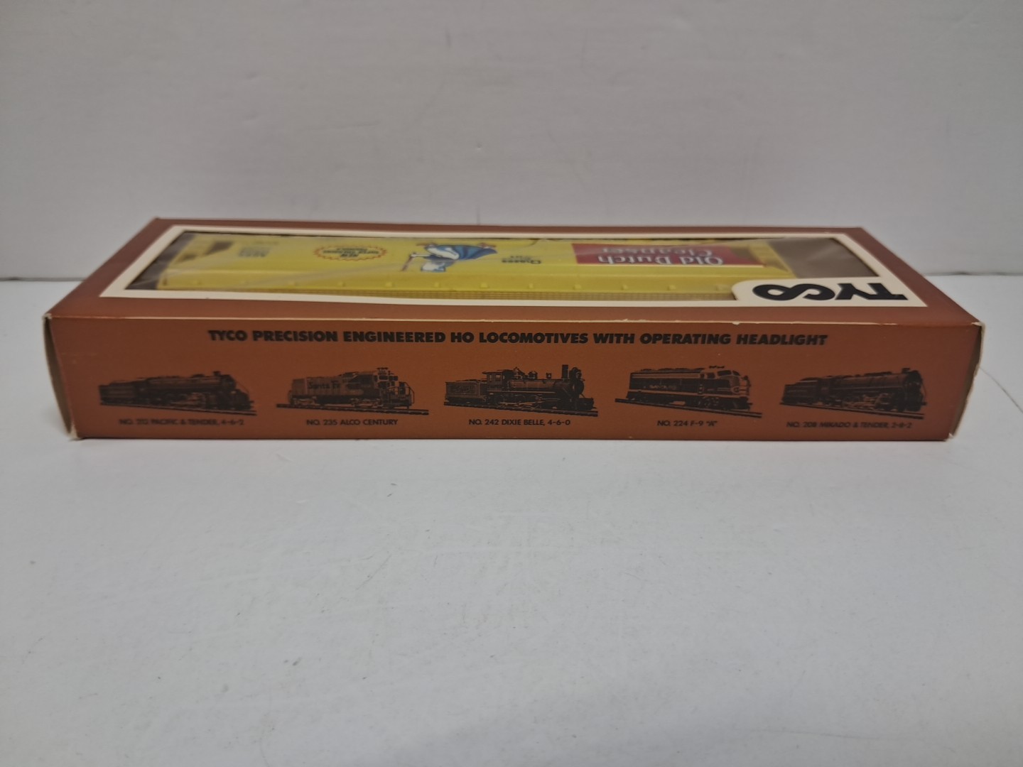 TYCO T358F, 50′ CENTER FLOW HOPPER CAR, DECORATED “OLD DUTCH CLEANSER”, HO SCALE