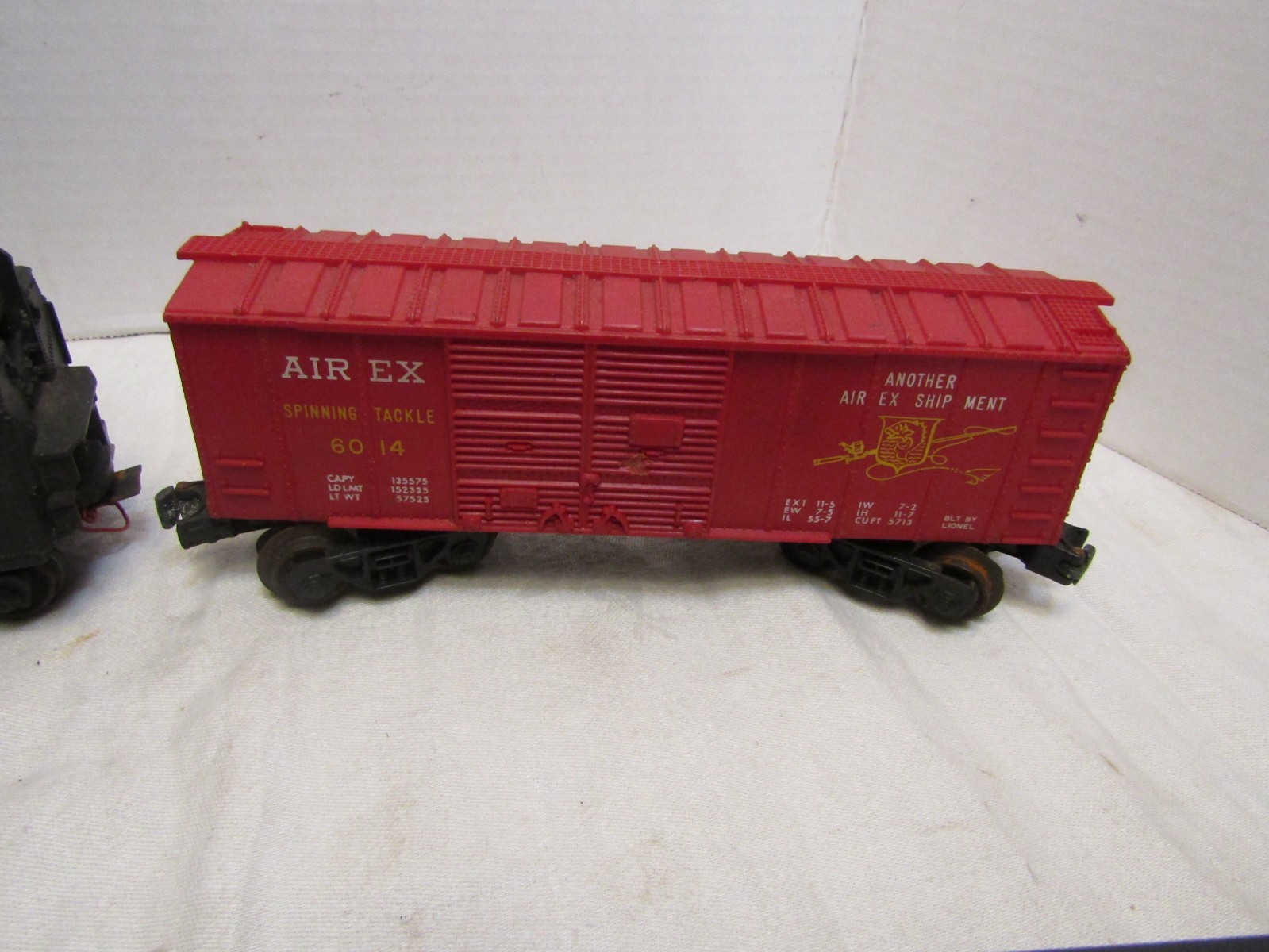 Lionel Train Steam Engine Locomotive Number 027 With Tender Caboose and Cars