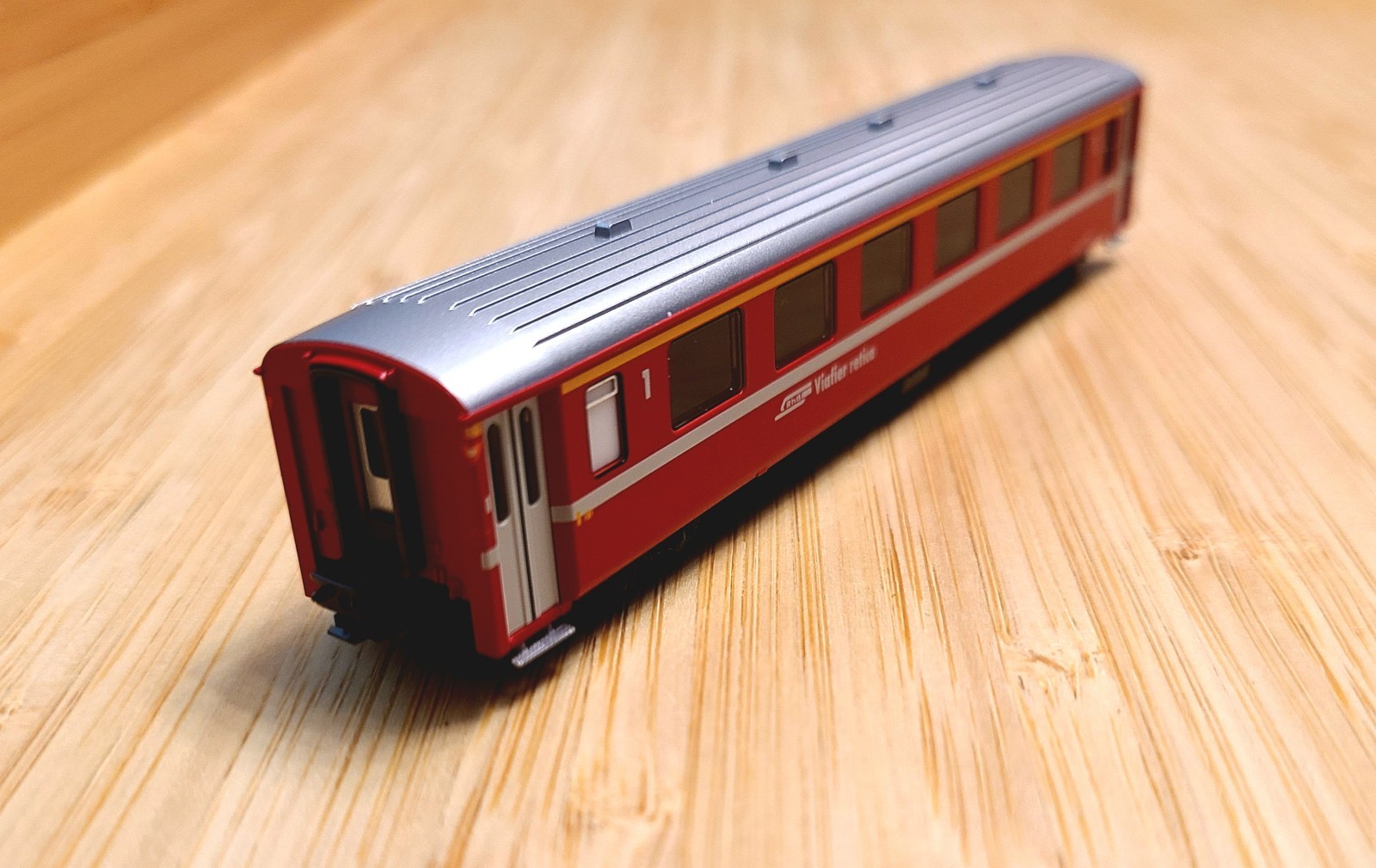 Kato 10-1514 N Scale RhB Ge4/4-II 622 “Hakone Tozan Railway” 3-Car Set w/ TCS…