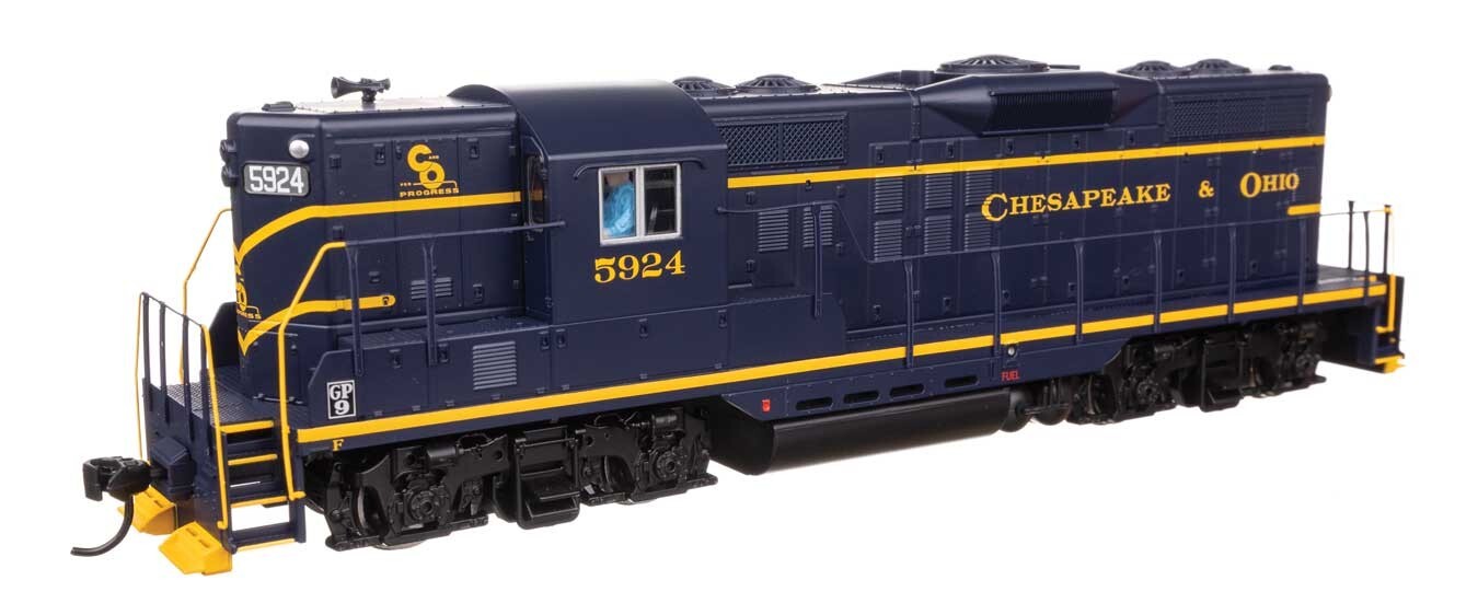 Walthers 10494 HO EMD GP9 Phase II with High Hood Chesapeake & Ohio #5951