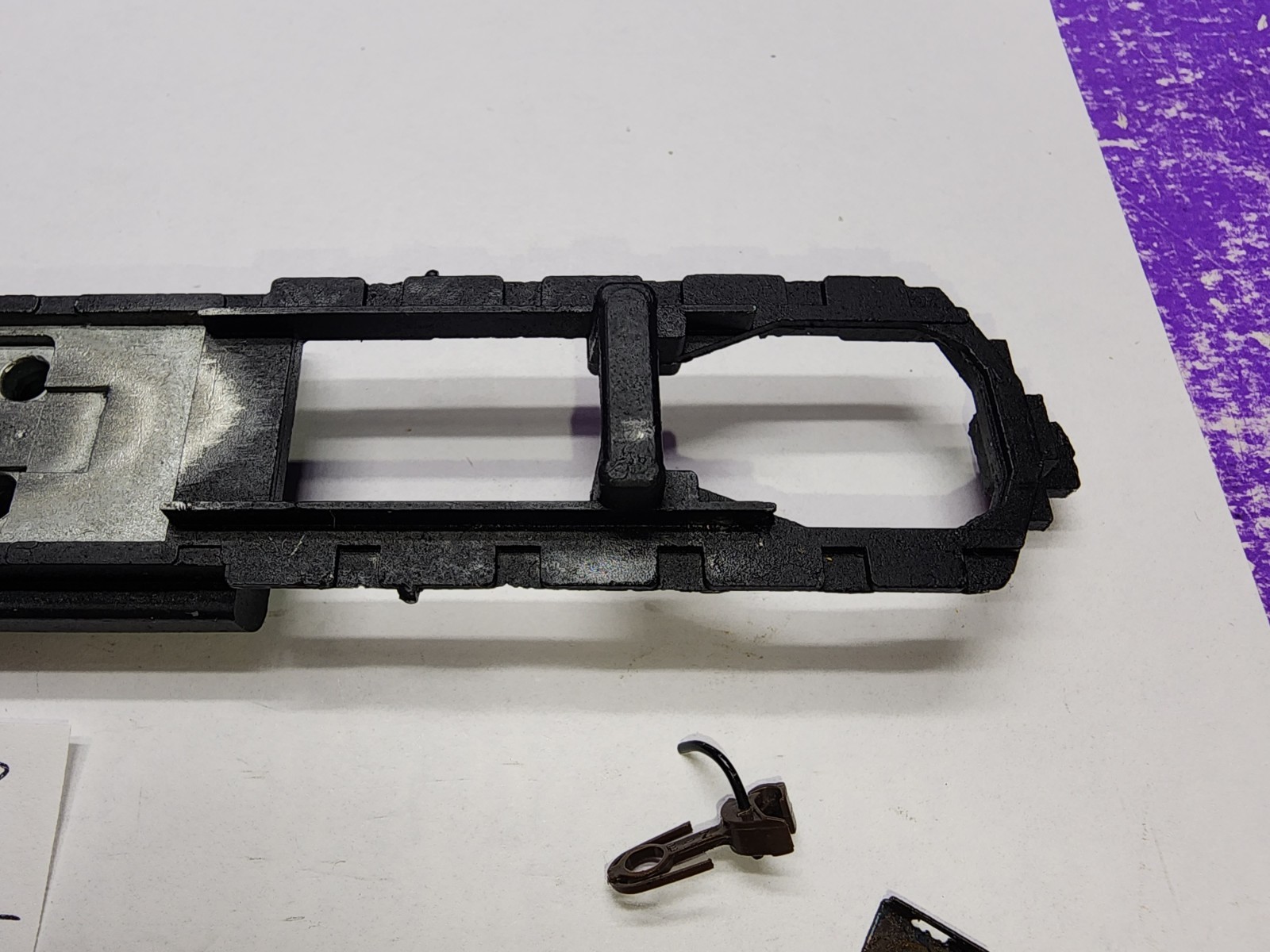 ATHEARN HO SDP-40 DIECAST CHASSIS COUPLERS HEADLIGHT BRACKET LOT OLD STYLE SET