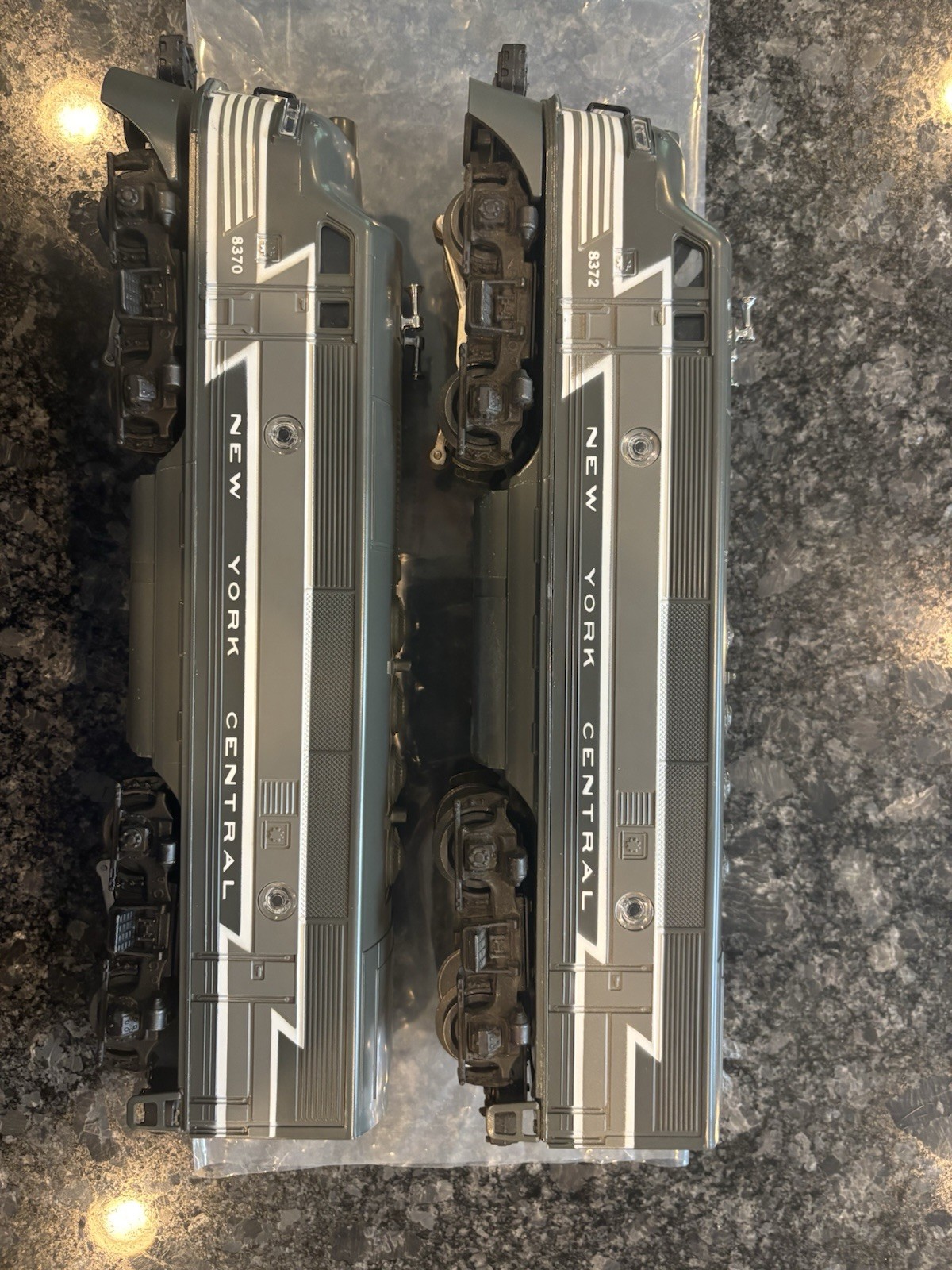 Lionel 8370 8372 New York Central F3AA Diesel Locomotives – Unrun – Original Box
