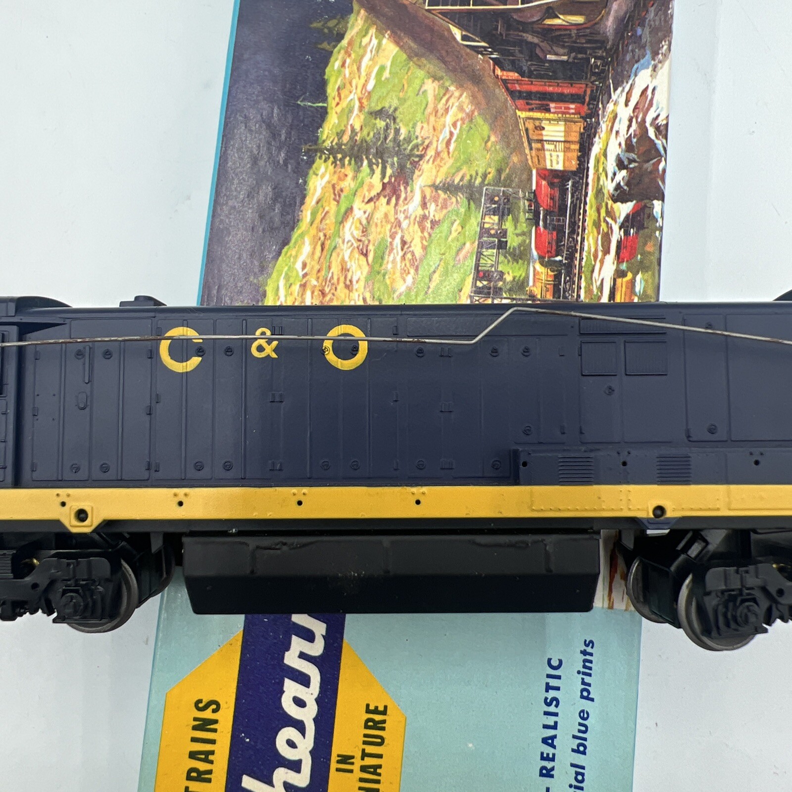 ATHEARN HO SCALE U30C C&O POWERED LOCOMOTIVE #3310 WITH BOX/EX!