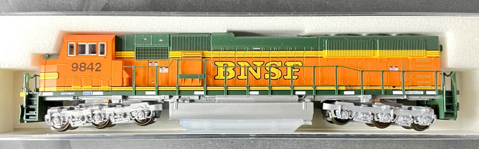 N Scale Kato 176-6310 BNSF SD70MAC Rd. #9842 w/Cab Headlight