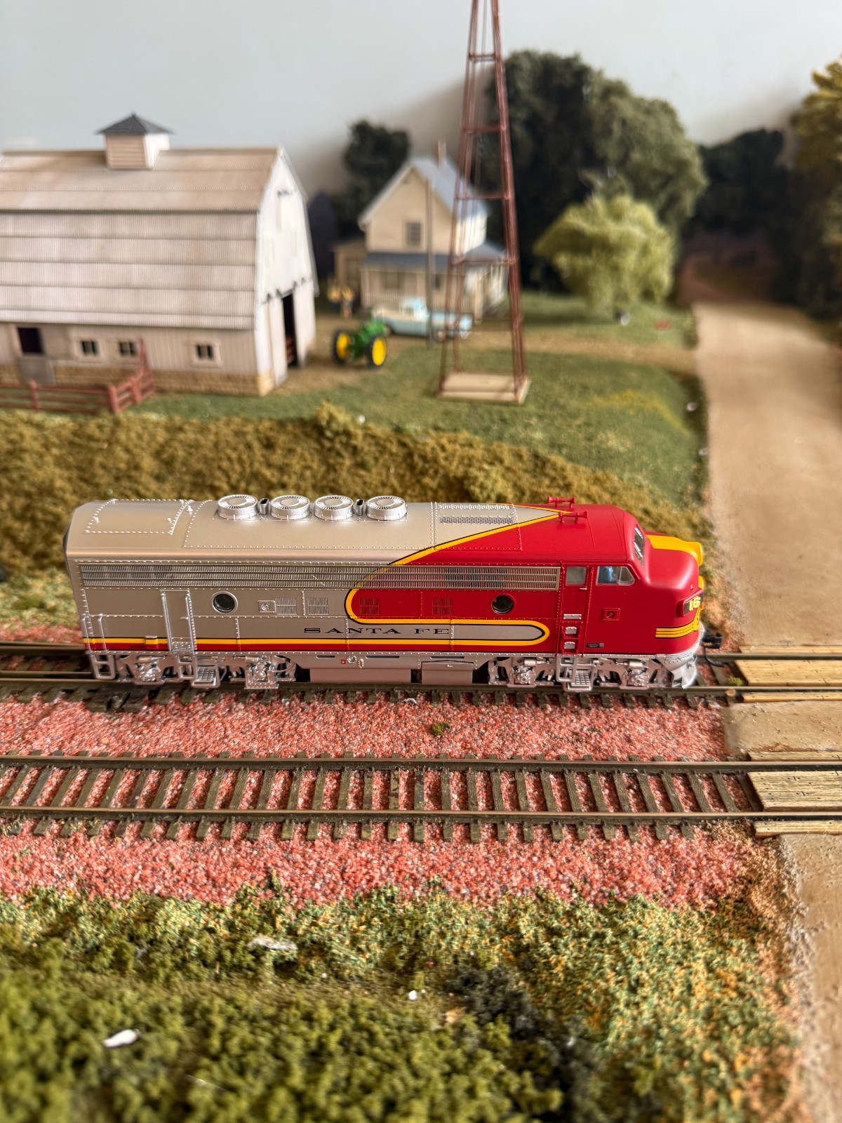 HO Walthers Proto 2000 Modernized F3A Santa Fe #16-L. Factory DCC/Sound. NIB