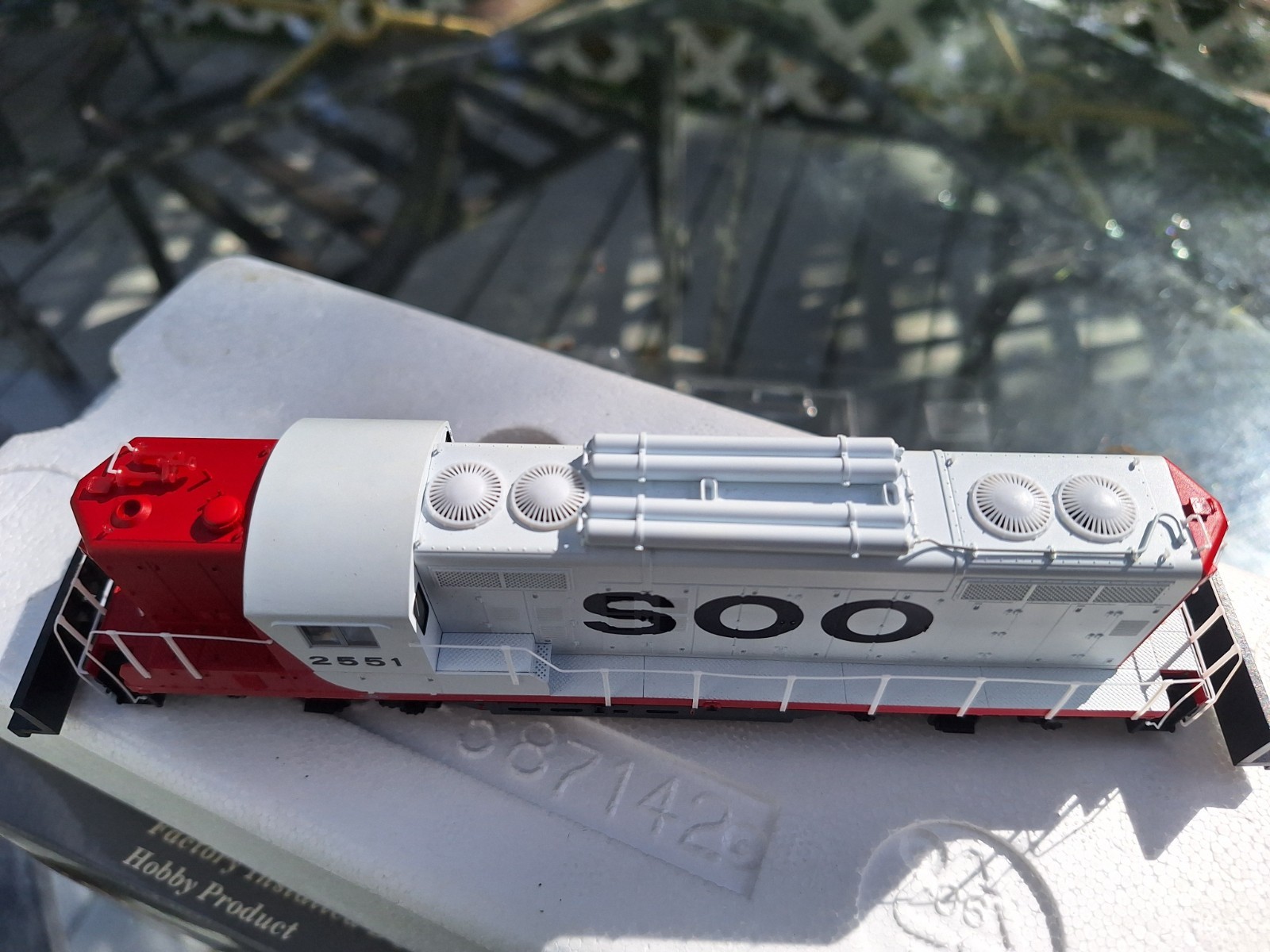 PROTO 2000 Diesel EMD GP9 Phase I Powered w/Sound & DCC (QSI) — Soo Line #2551