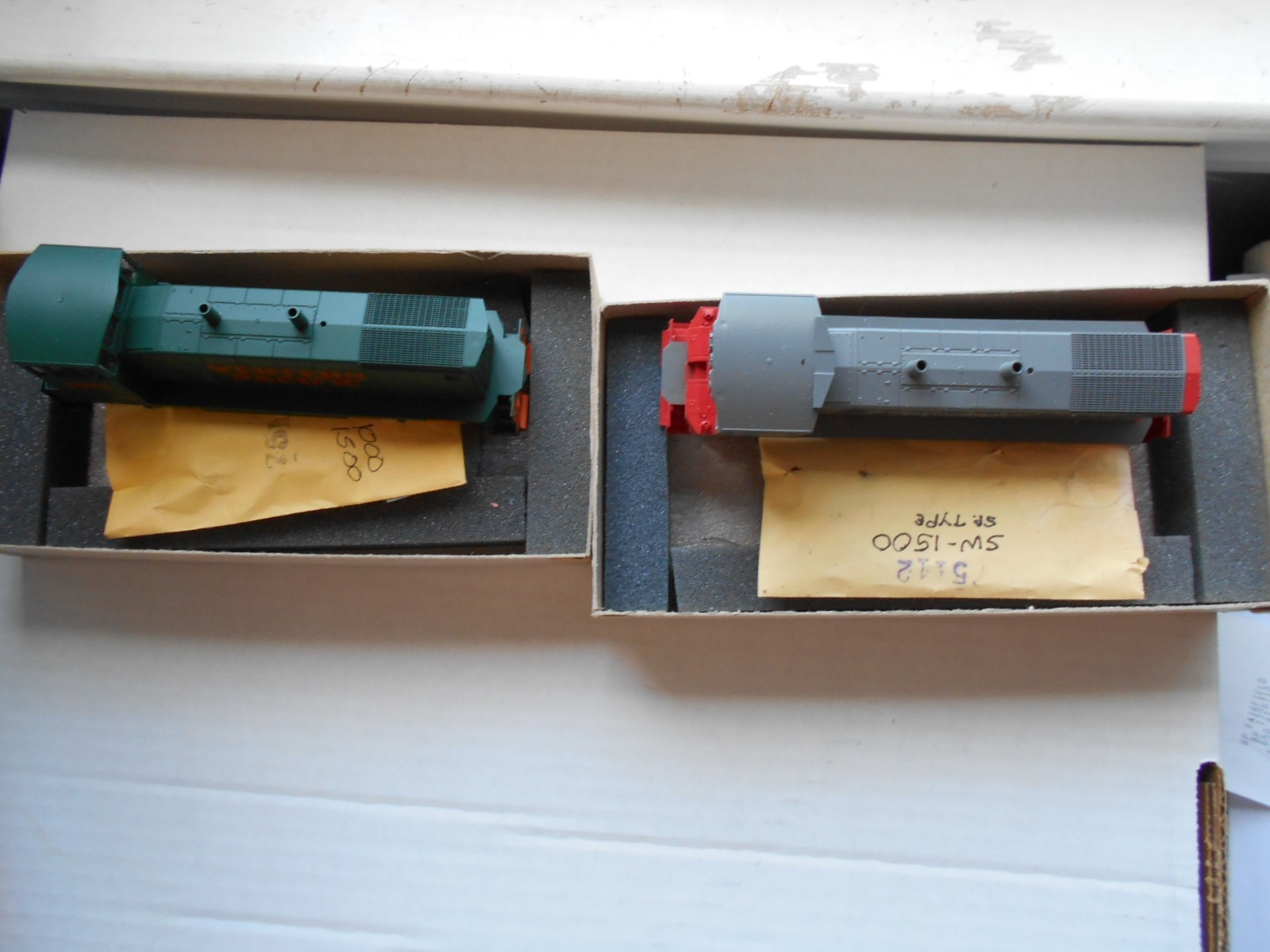 Athearn H.O. Western Pacific & Southern Pacific Comp. Shells & Handrails only