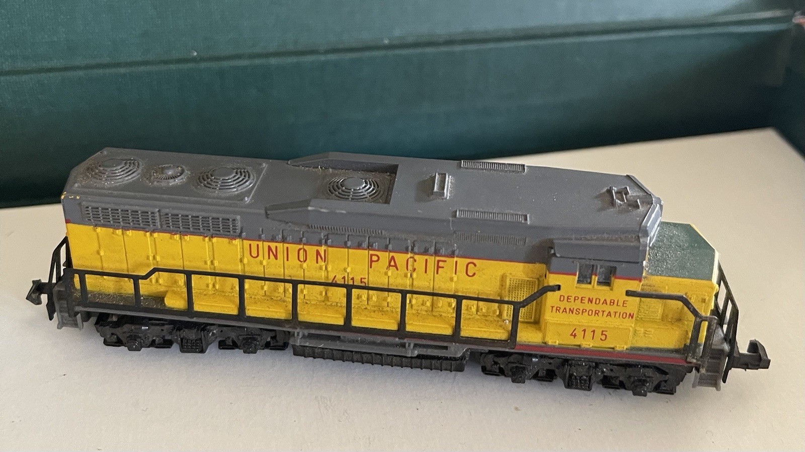 Vintage Lima Italy N Scale UNION PACIFIC YELLOW #4115 LOCOMOTIVE