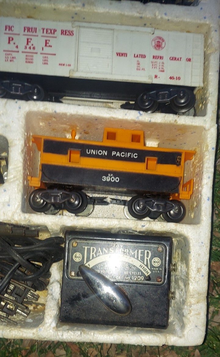 Marx Train Set Union Pacific 52875/666 Steam Locomotive + Switches