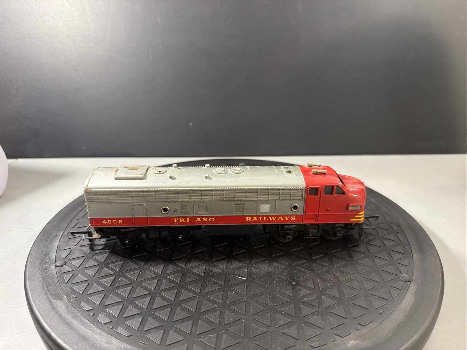 Tri-ang HO Scale Diesel Engine Tri-Ang Railways #4008 Dummy F.19