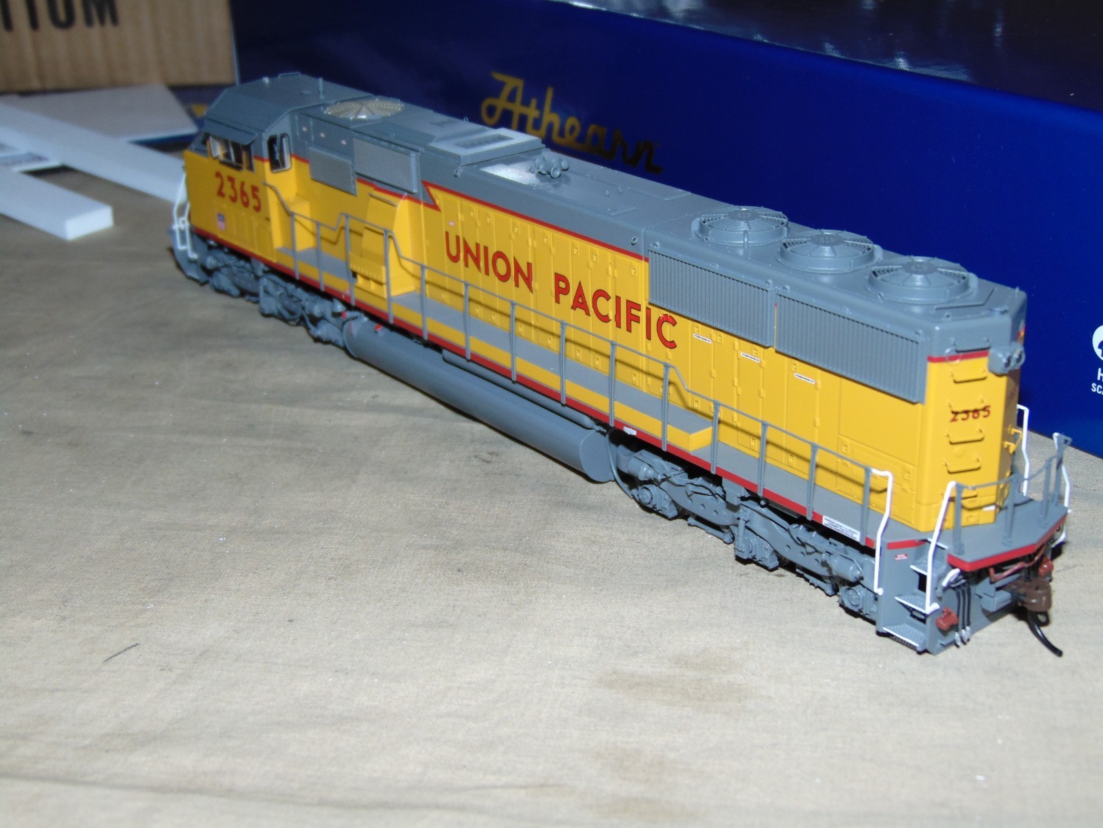 ATHEARN GENESIS HO 75634 UNION PACIFIC SD60M TRI CLOPS + DCC & SOUND -BRAND NEW