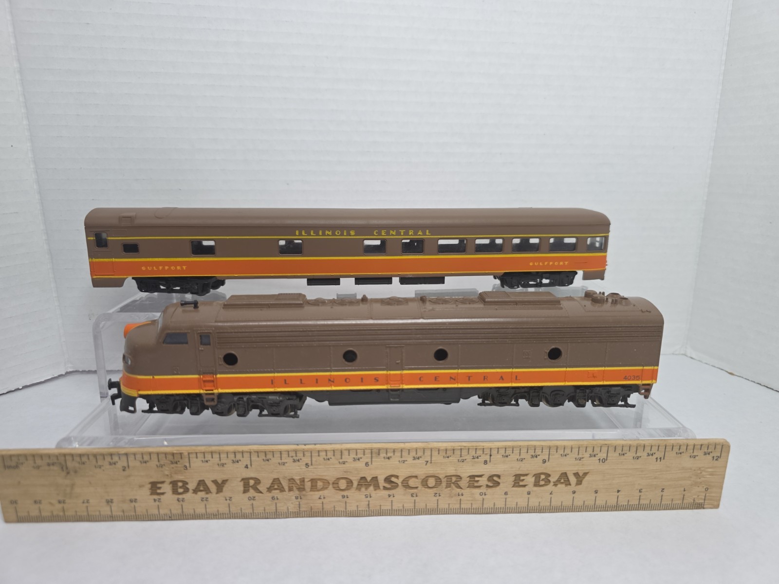 As Is Rivarossi Illinois Central Dummy GM E8 Diesel Loco Observation Car Read De