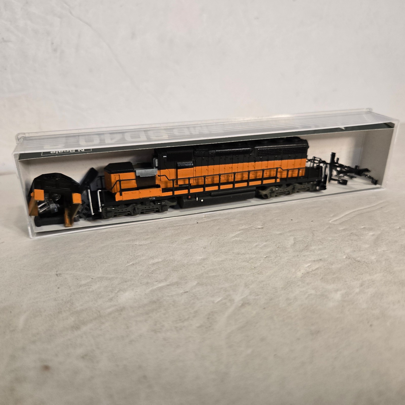 Kato N Scale Milwaukee Road EMD SD-40 ? Loco Parts Junker. Runs.