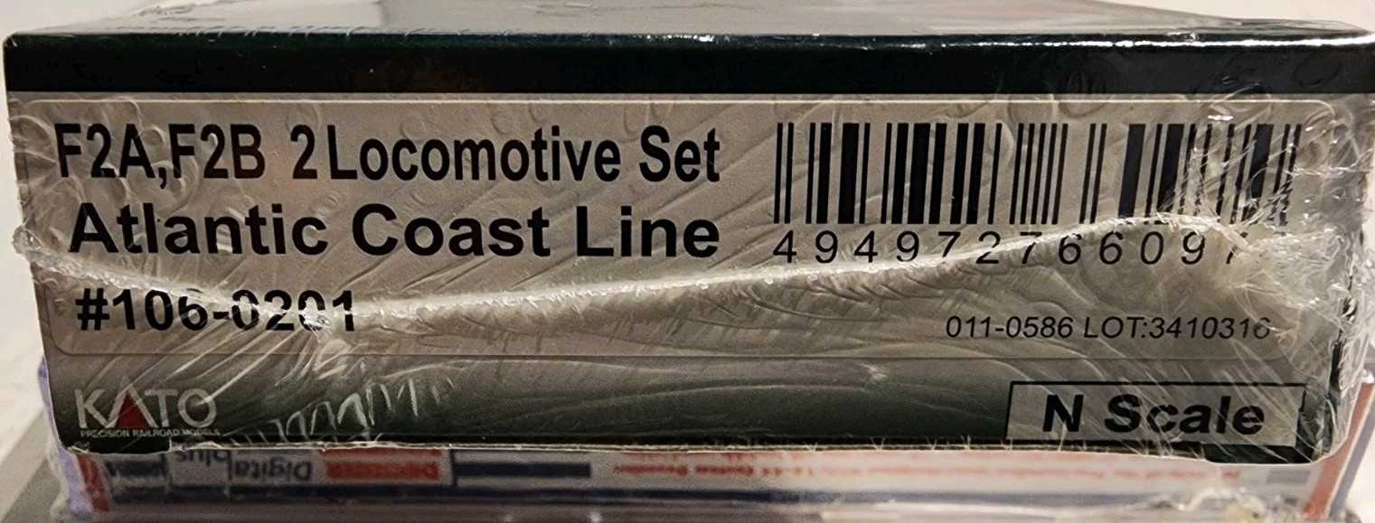 KATO N-Scale #106-0201 F2A,F2B 2 Locomotive Set Atlantic Coast Line #329 #335-B