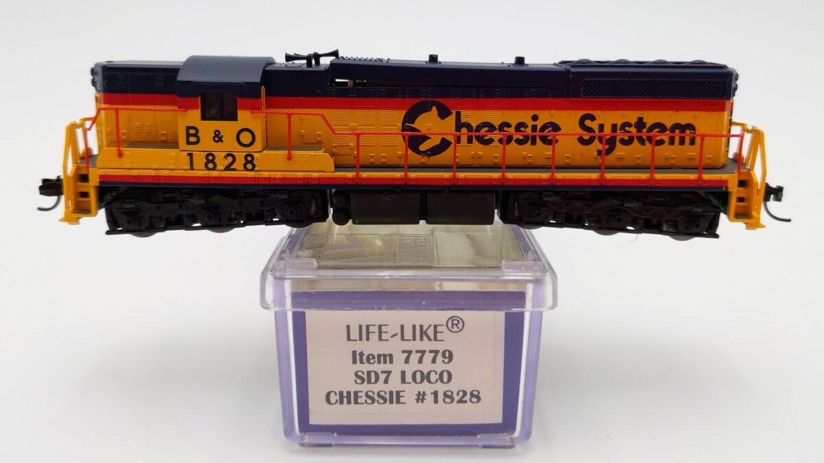 Life Like 7779 N Scale Chessie System/B&O SD-7 Diesel Locomotive #1828 EX/Box