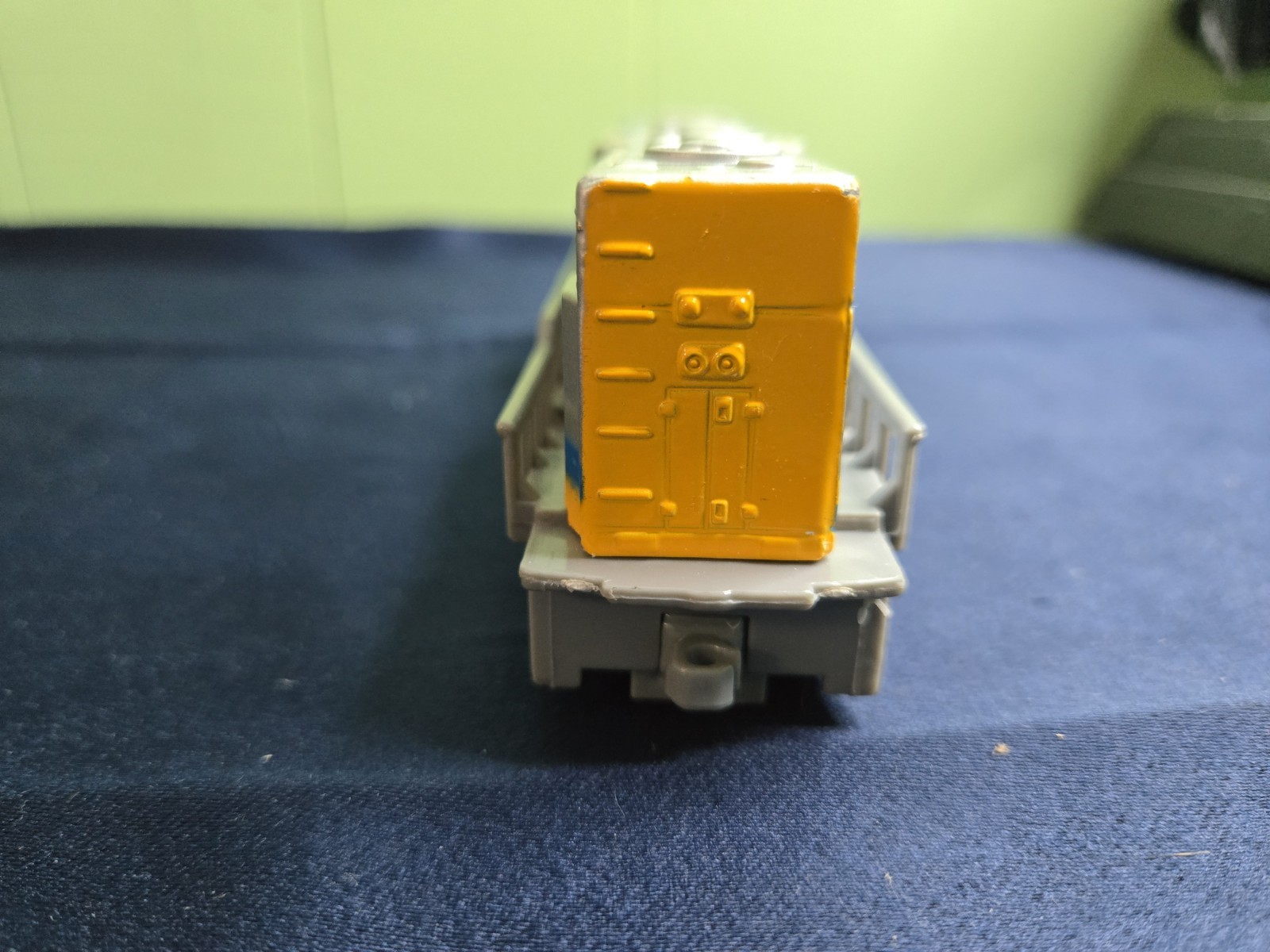 Freight Locomotive Pull Back Power Blue,Yellow & Silver #1872 NY&IL Die Cast