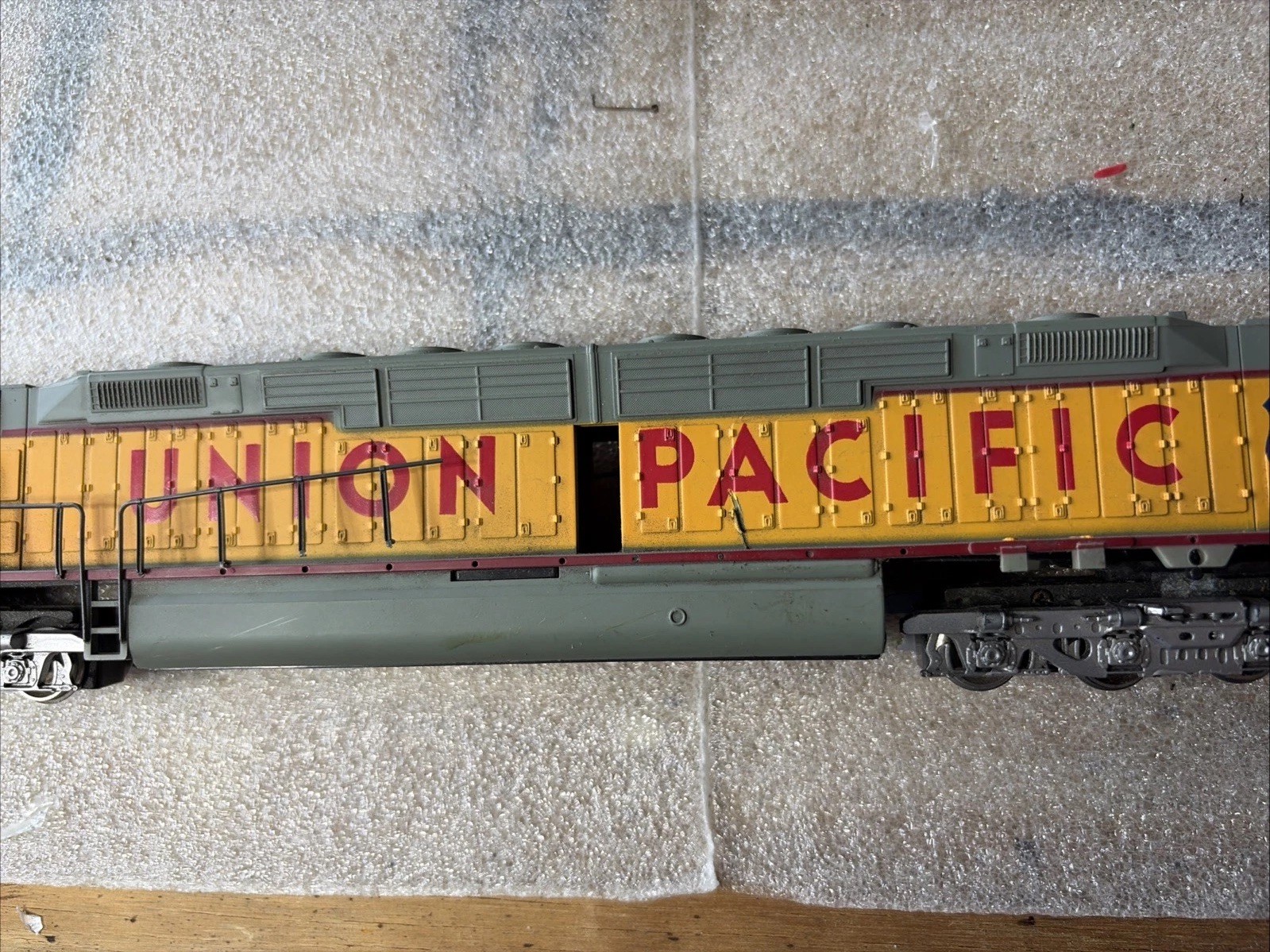 HO Scale, Bachmann DD40X “Union Pacific”Locomotive # 6922 Used -runs- Needs Work