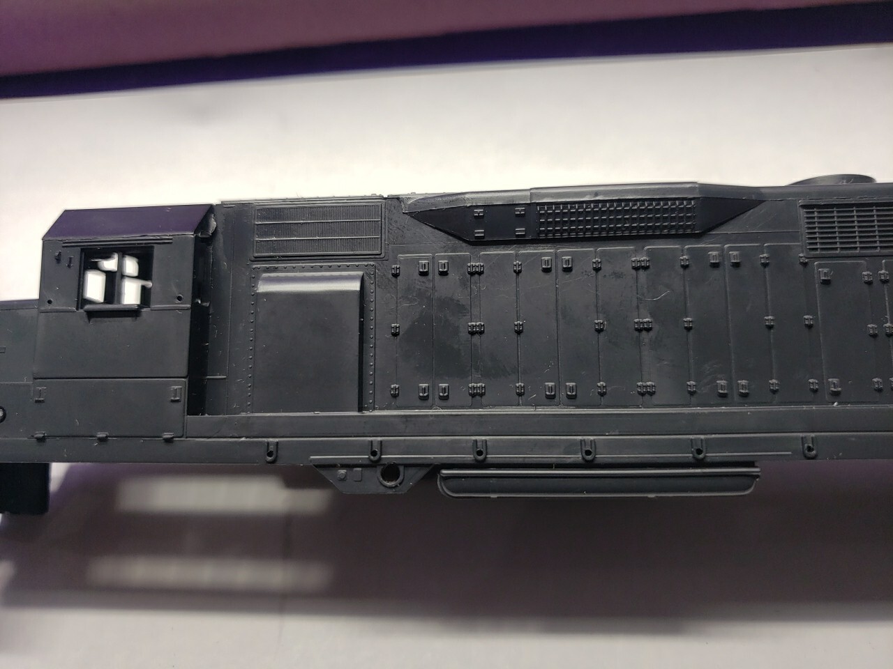 GP35 ATHEARN UNDECORATED SHELL ONLY Diesel LOCOMOTIVE Good condition